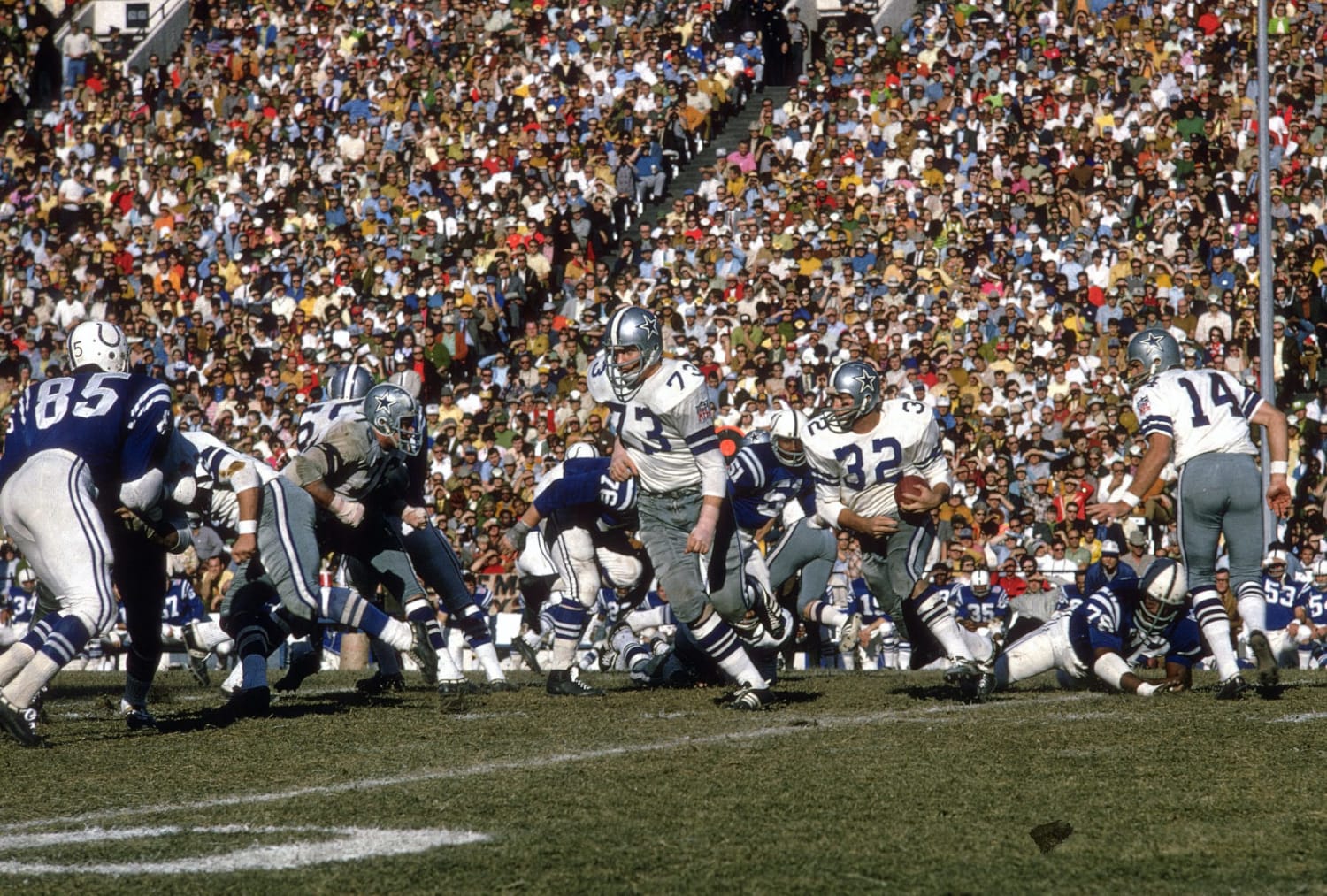 Dallas Cowboys vs. Arizona Cardinals . NFL Game. American Football League  match. Silhouette of professional player celebrate touch down. Screen in  bac Stock Photo - Alamy