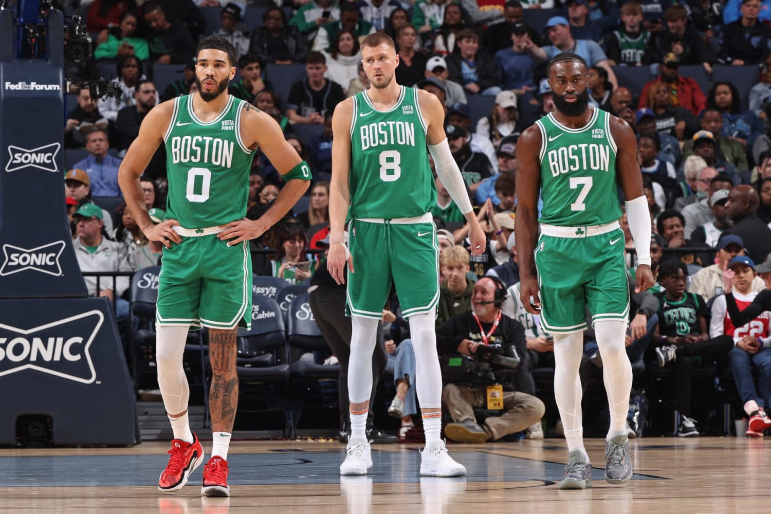 Gordon Hayward limps off court after right ankle sprain in Celtics' Game 1  win over 76ers - ESPN