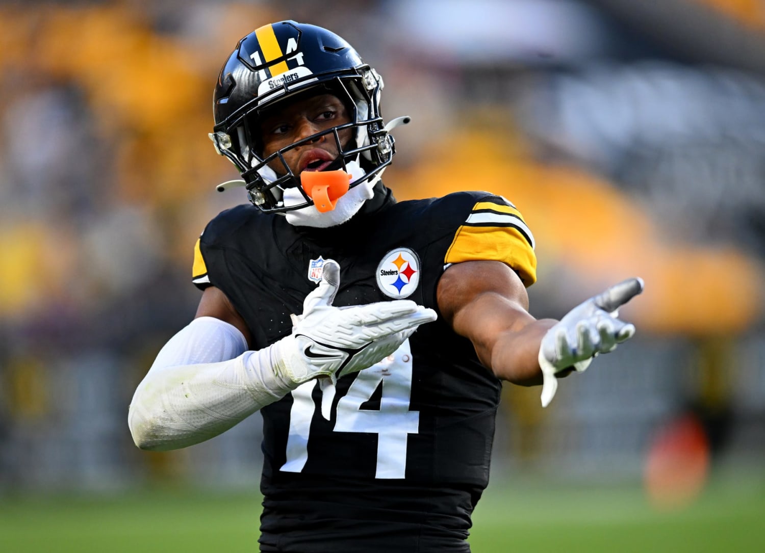 BetUS Pro Football 🏈 on X: #NFL  Our betting insider has the scoop on  Patriots vs. Steelers 🏈 ▪️ 54% on Patriots +5 ▪️ 59% on Steelers ML ▪️ 67%  on