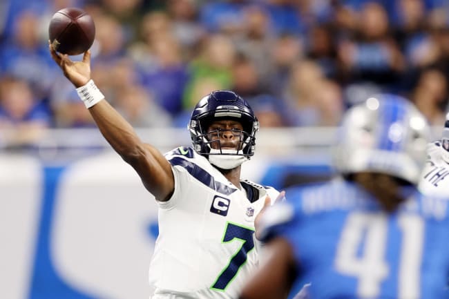 Geno and the Seahawks Keep Playoff Hopes Alive - Sports Illustrated West  Virginia Mountaineers News, Analysis and More