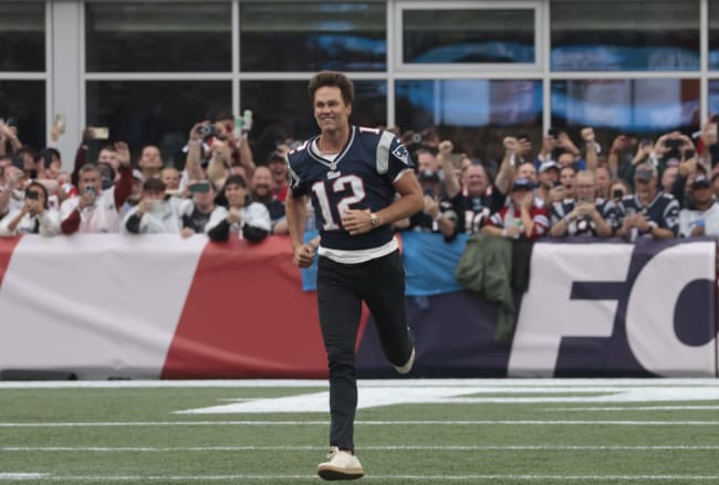 Tom Brady jersey from 700th TD game sells for $1.2M at charity auction -  ESPN