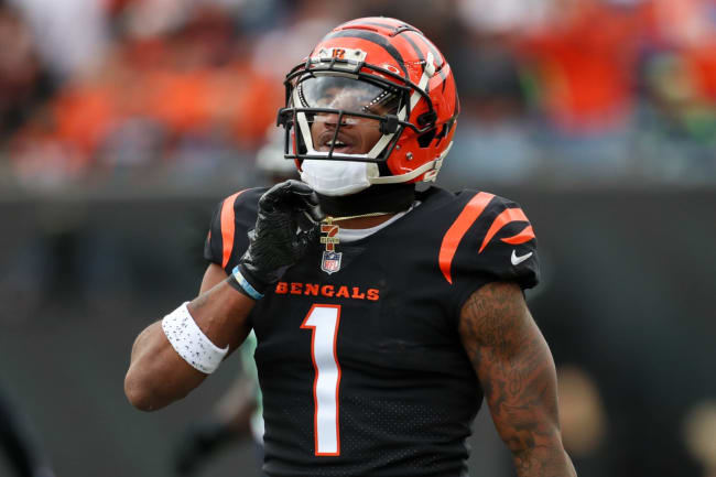 Bengals WR Ja'Marr Chase day to day with shoulder injury. DT