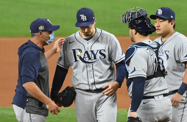 Snell strikes out 9, Rays win to pull even in World Series