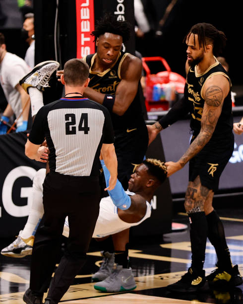 Lakers' Montrezl Harrell, Raptors' Og Anunoby Ejected After Altercation on Video