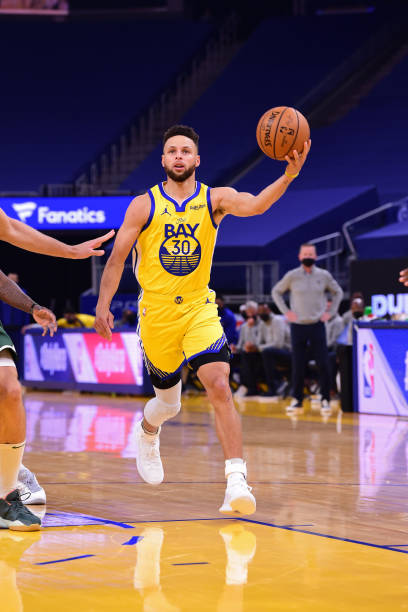 Stephen Curry Drops 41 as Warriors Beat Bucks with Giannis Injured | Bleacher Report | Latest ...