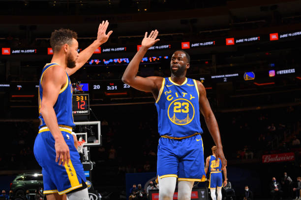 Draymond Green Celebrates Steph Curry's Warriors Legacy After Scoring Milestone thumbnail