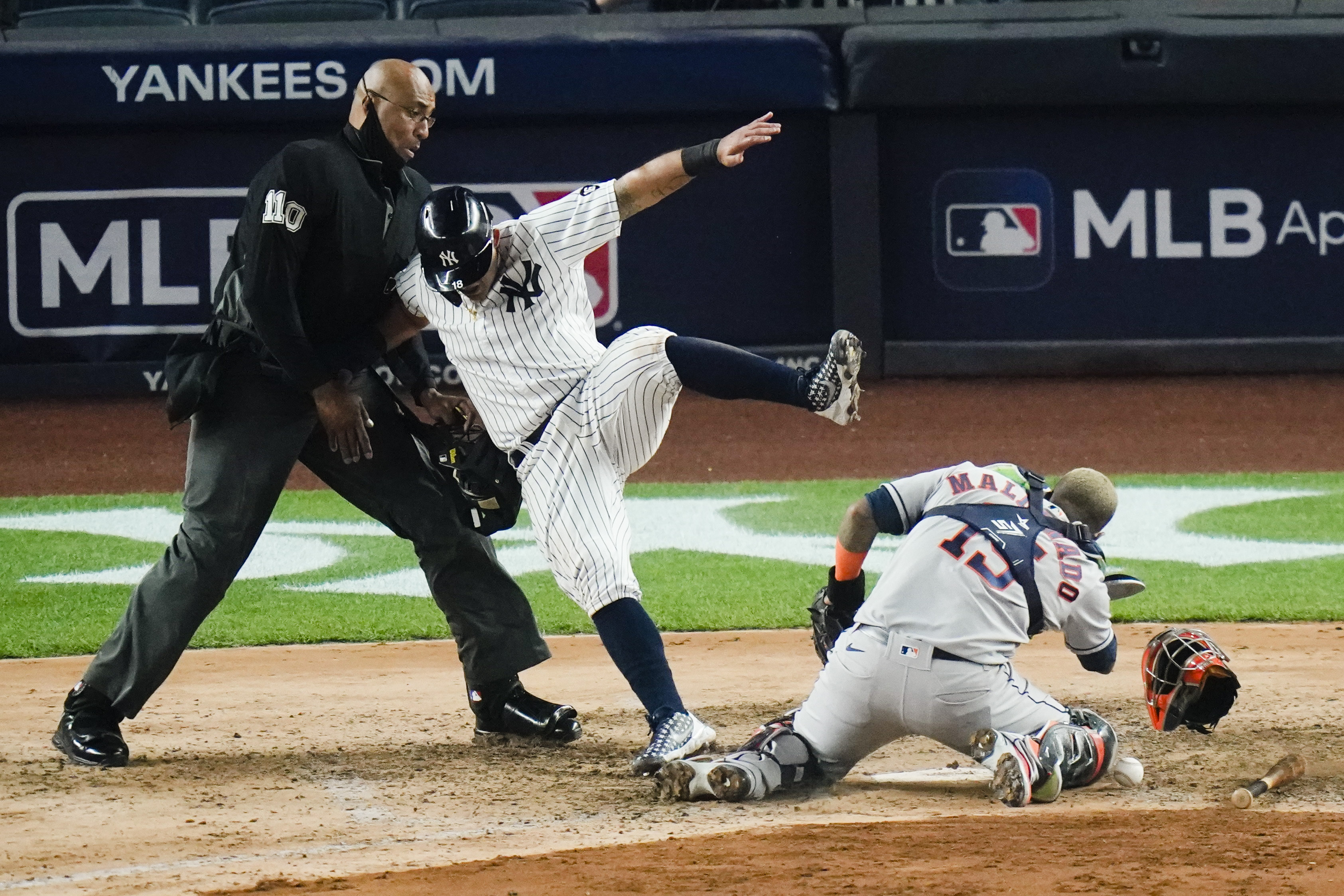 Joe West poised to break umpiring record with 5,376th game