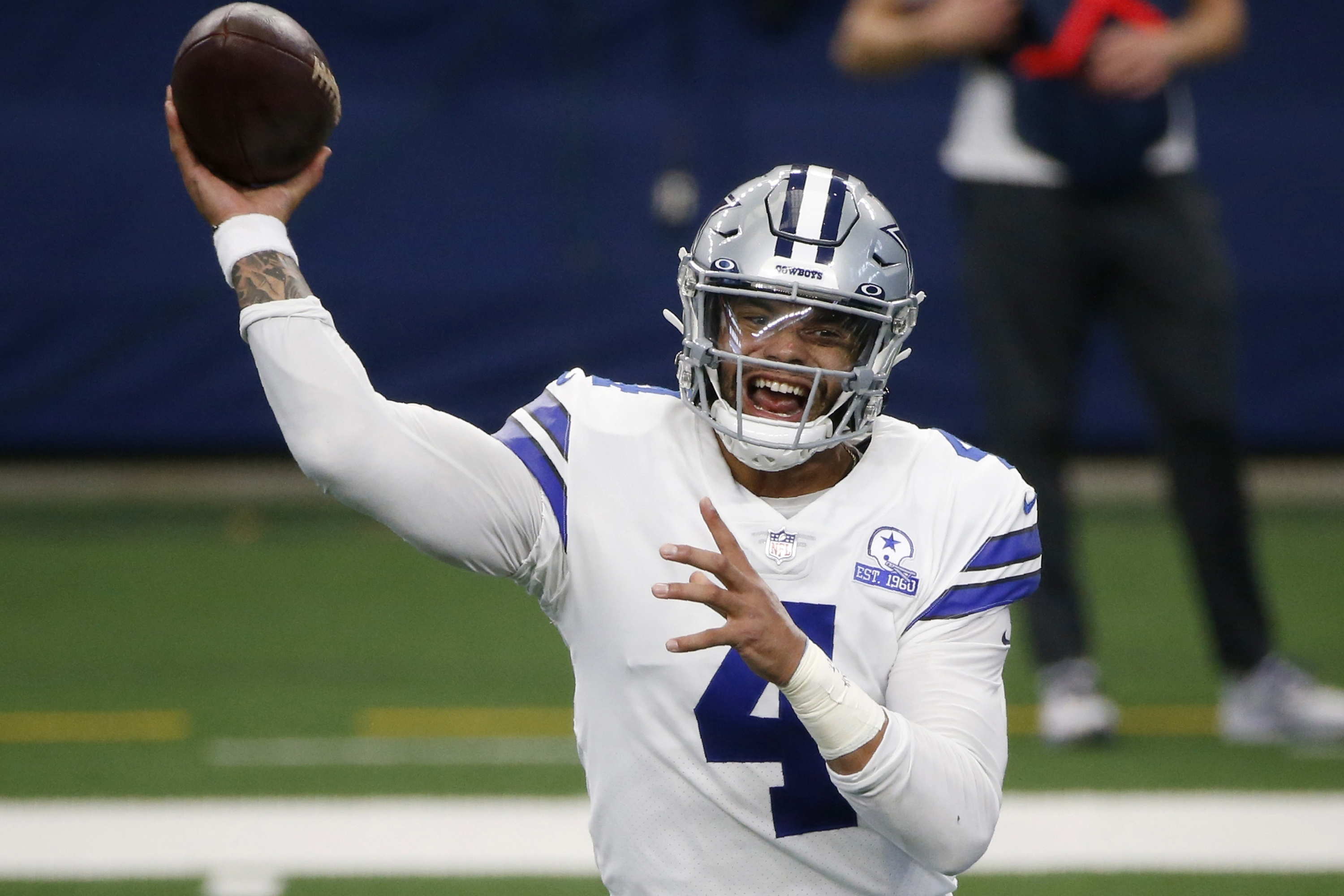 Dallas Cowboys QB Dak Prescott limited in practice after new cleats bother  ankle; still 'good to go' - ESPN