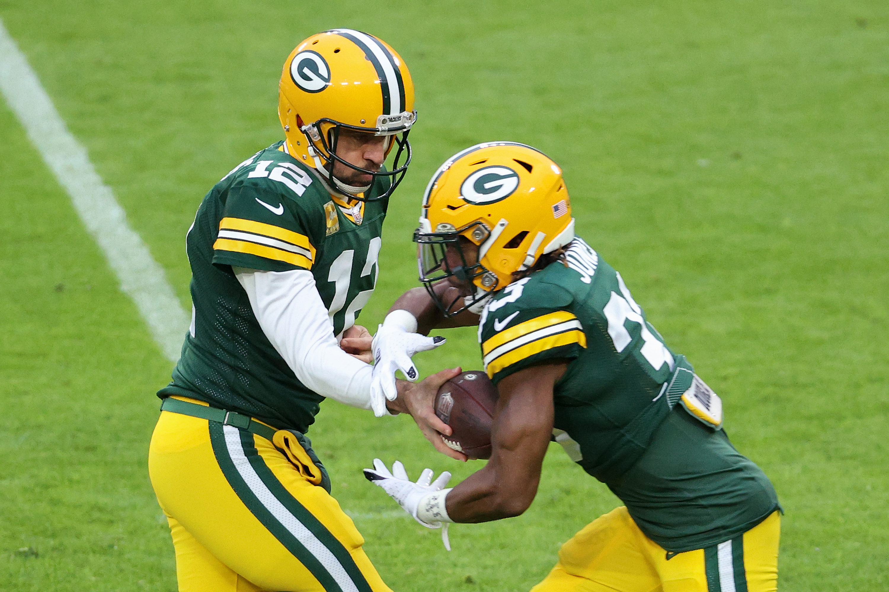 Report: Packers, RB Aaron Jones agree to 4-year, $48 million contract