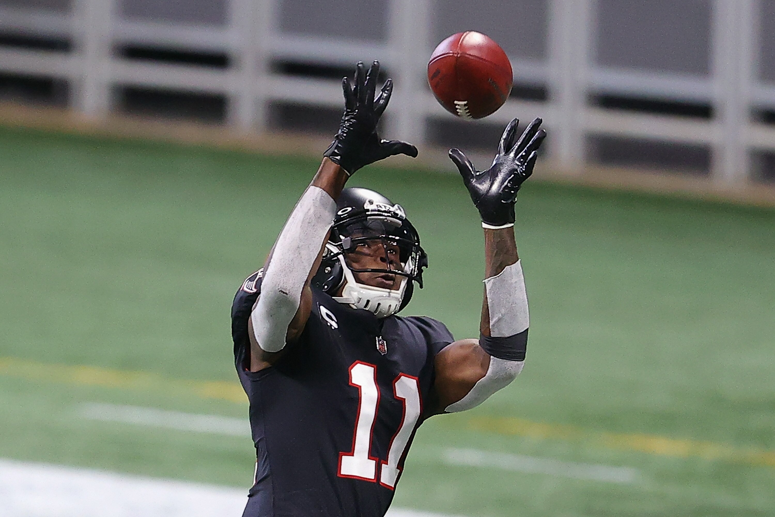 <p>Report: Ravens Pulled out of Julio Jones Trade Talks After Drafting Rashod Bateman thumbnail
