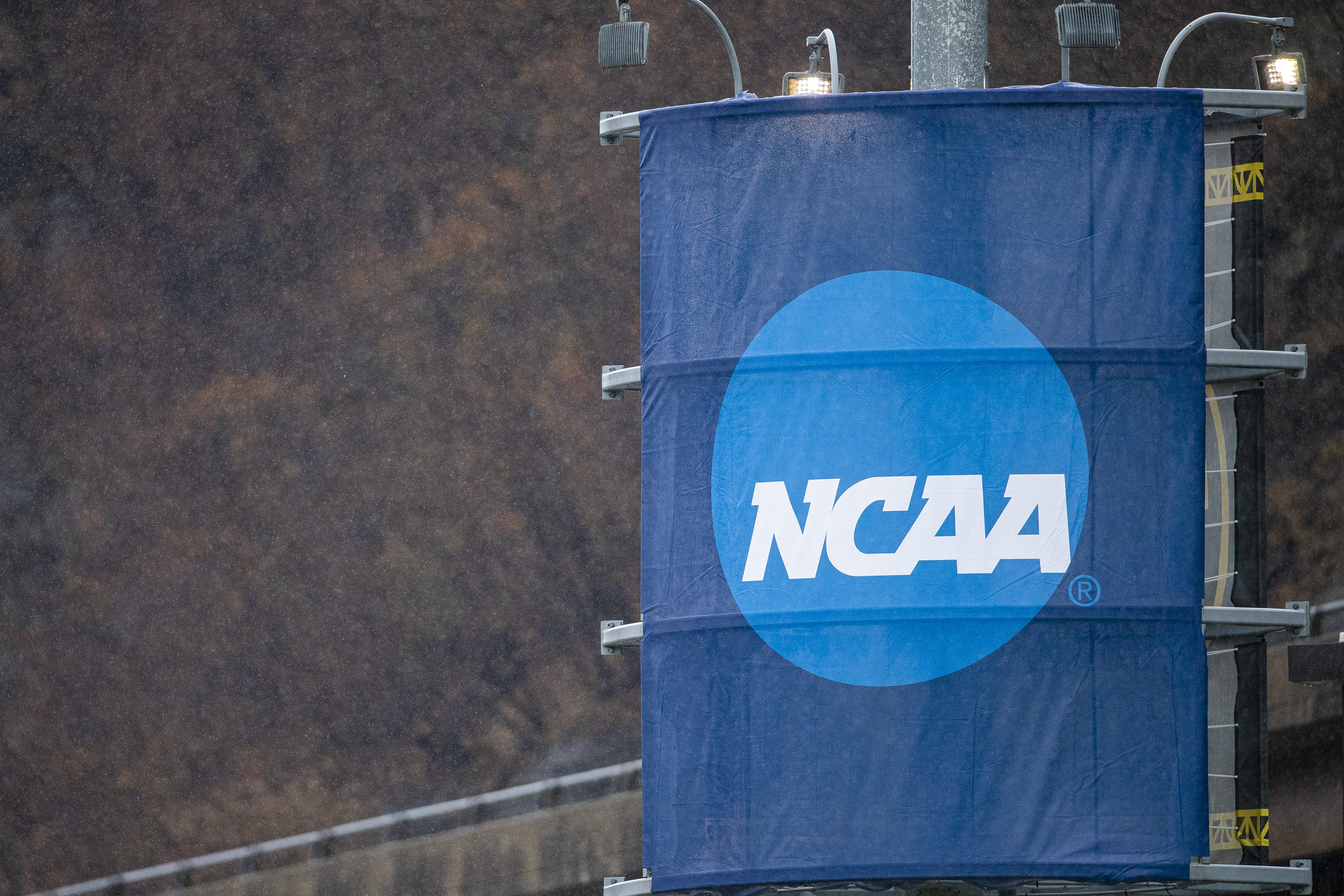 Mark Emmert Will Seek Temporary Rules to Allow NCAA Athletes to Profit off NIL