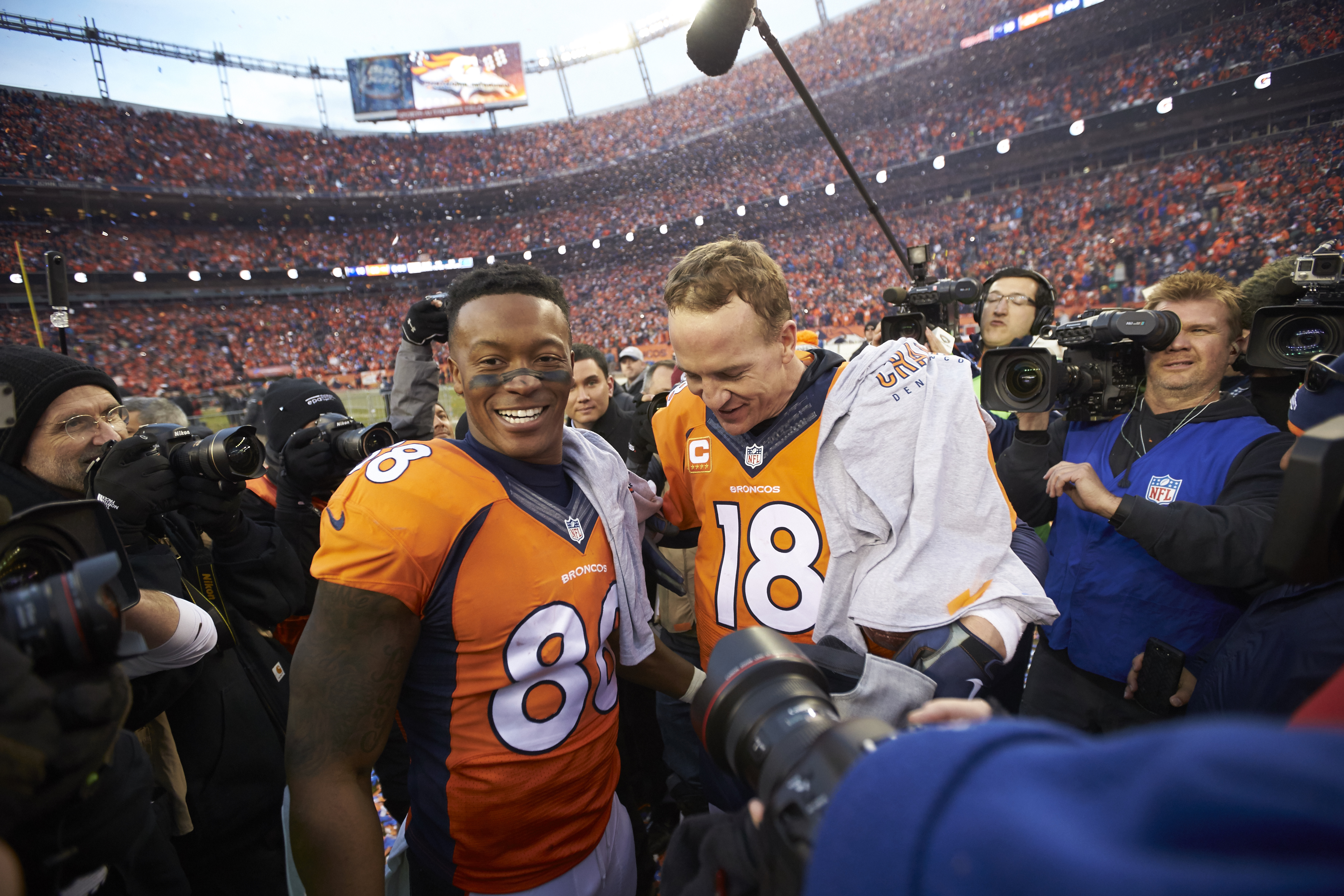 Peyton Manning Congratulates Demaryius Thomas on 'Incredible' Career After WR Retires