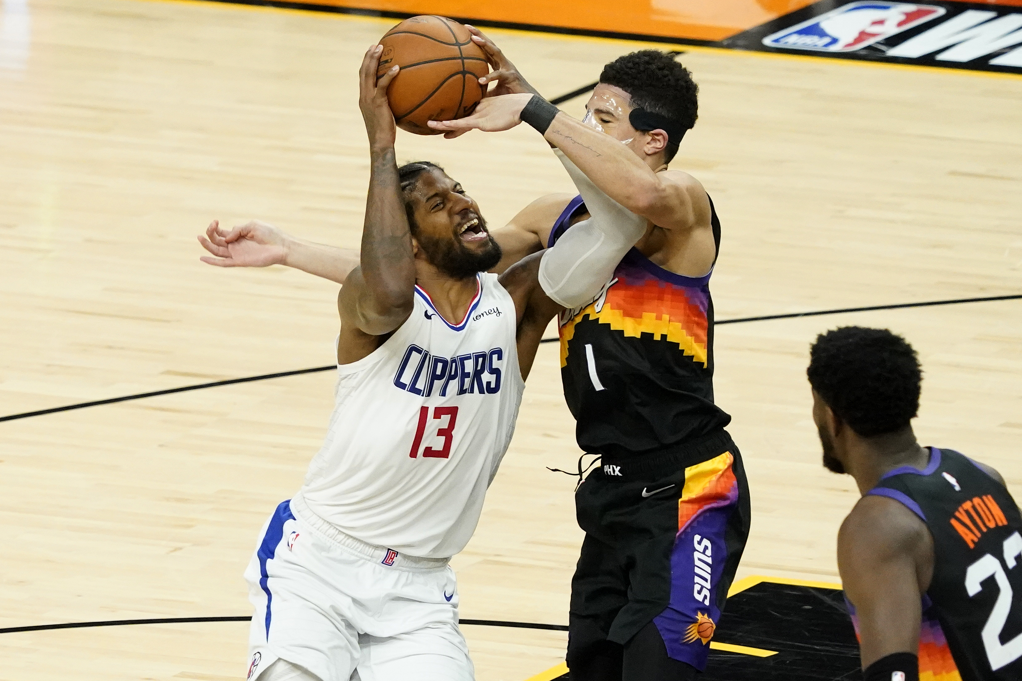 Suns' Devin Booker Says Clippers 'Punched Us in the Face' to Start Game 5