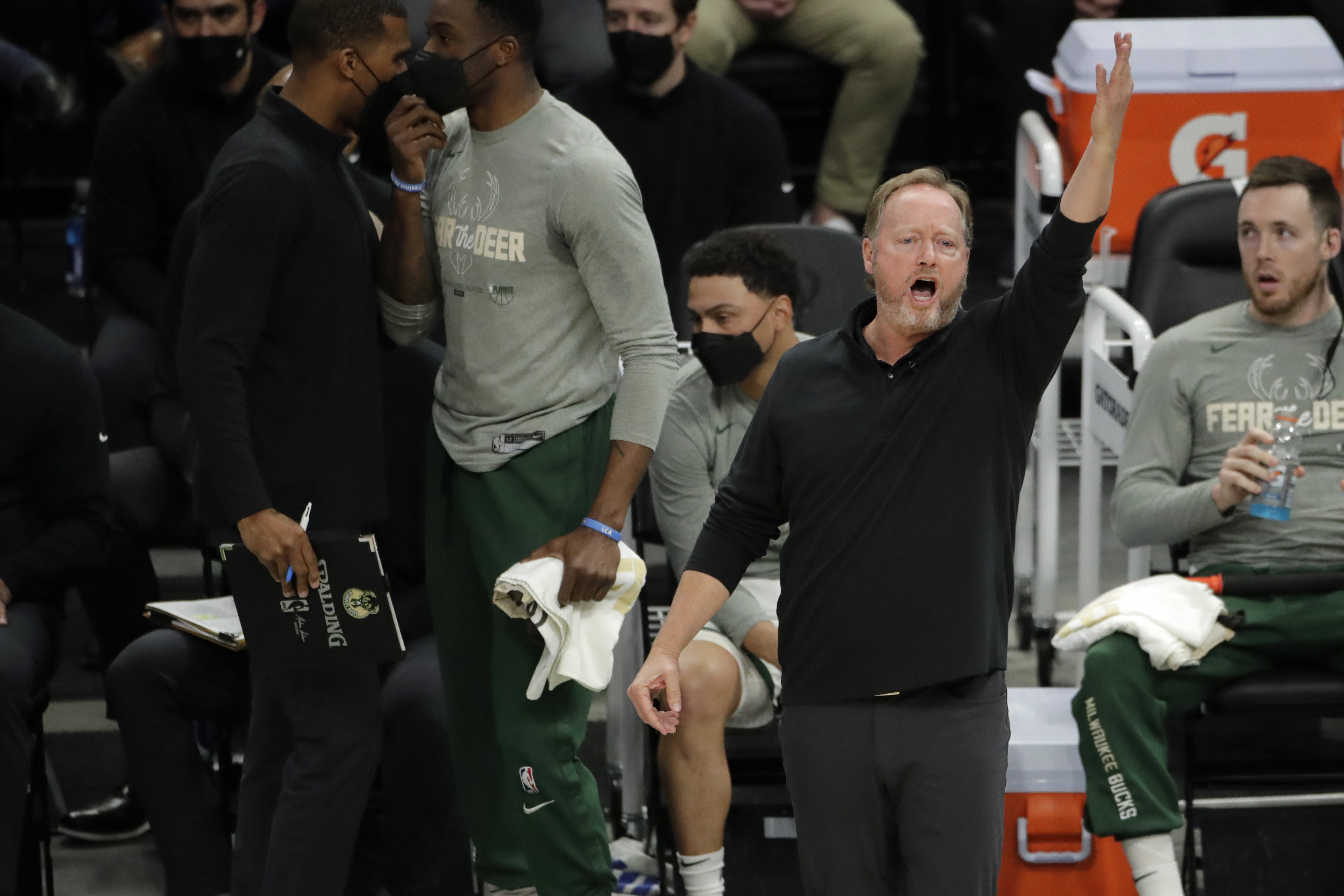 Mike Budenholzer Jokes Gregg Popovich's Finals Advice Was 'Figure It out on Your..