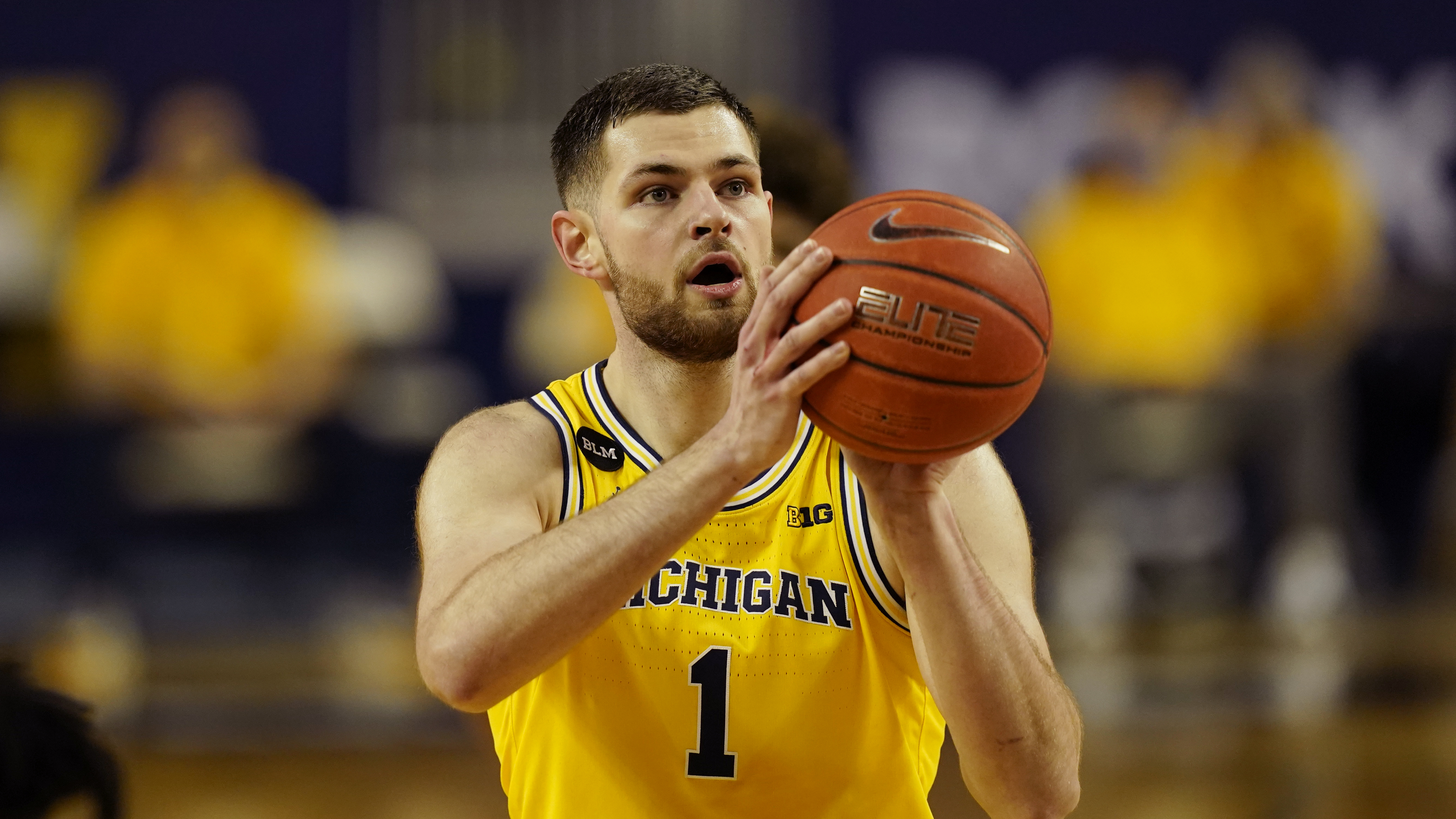 Hunter Dickinson Will Return to Michigan for Sophomore Season, Forgo 2021 NBA Dr..