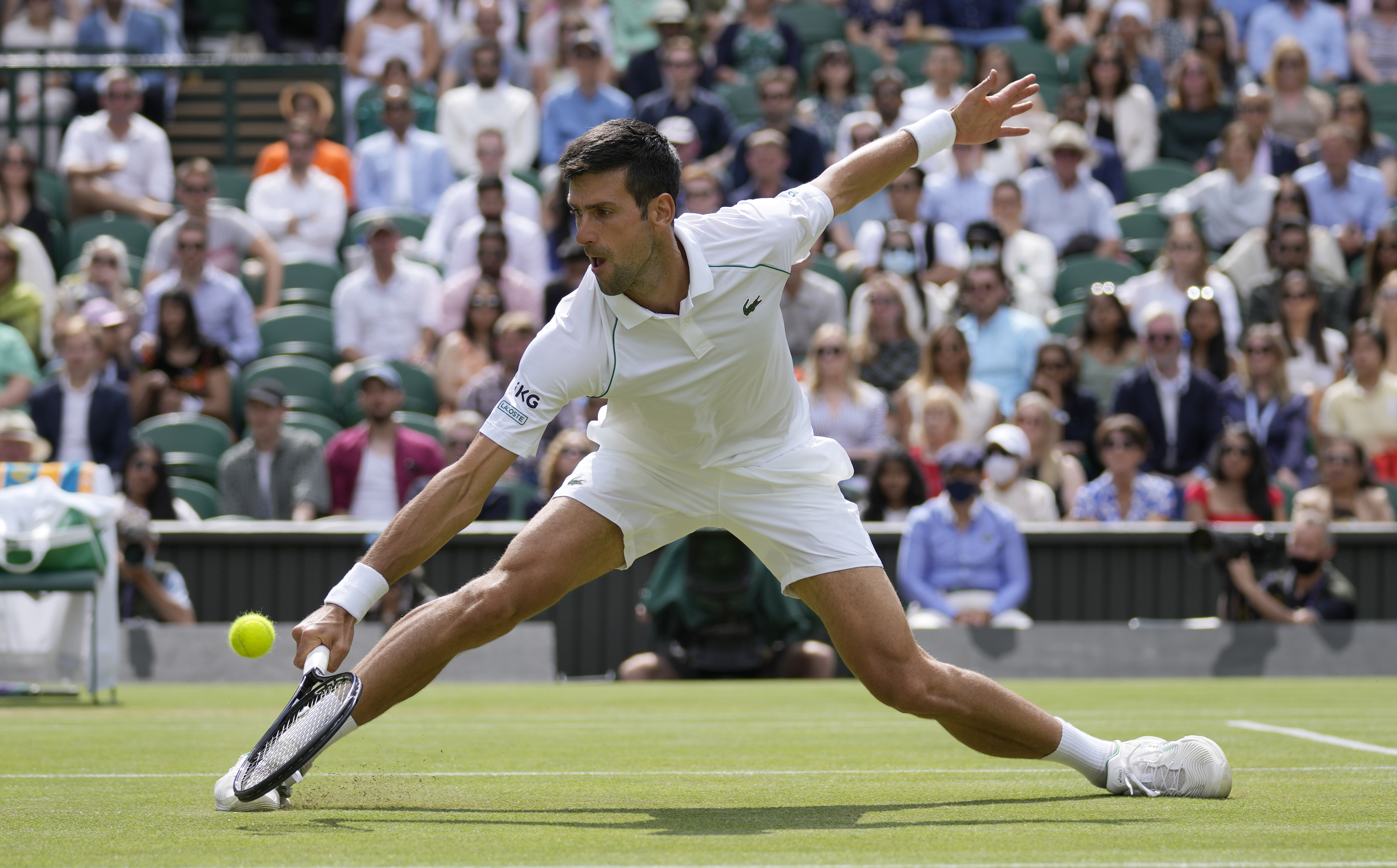 djokovic wimbledon outfit 2021