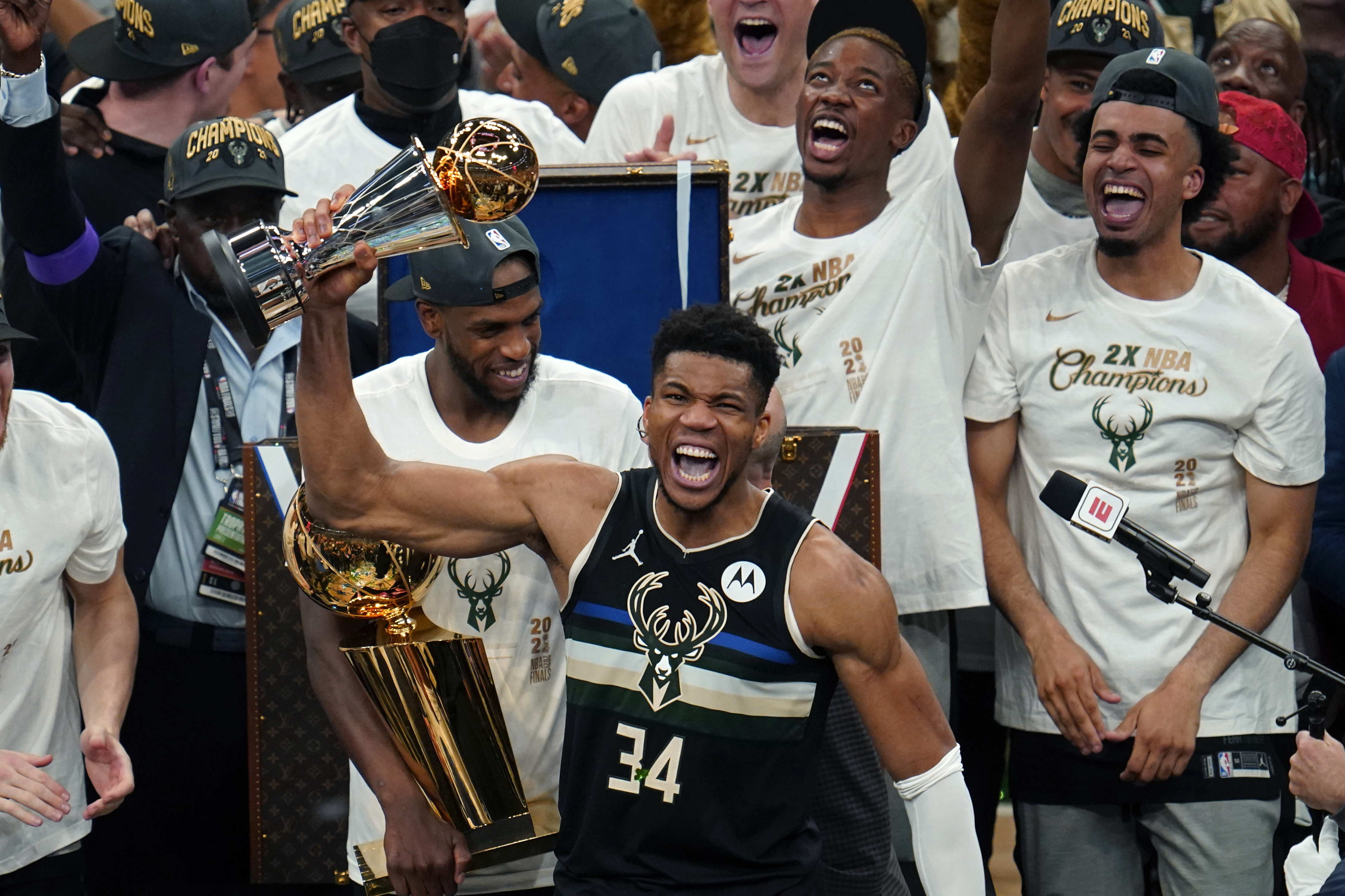 2021 #NBAFinals Milwaukee Bucks' trophy presentation ceremony