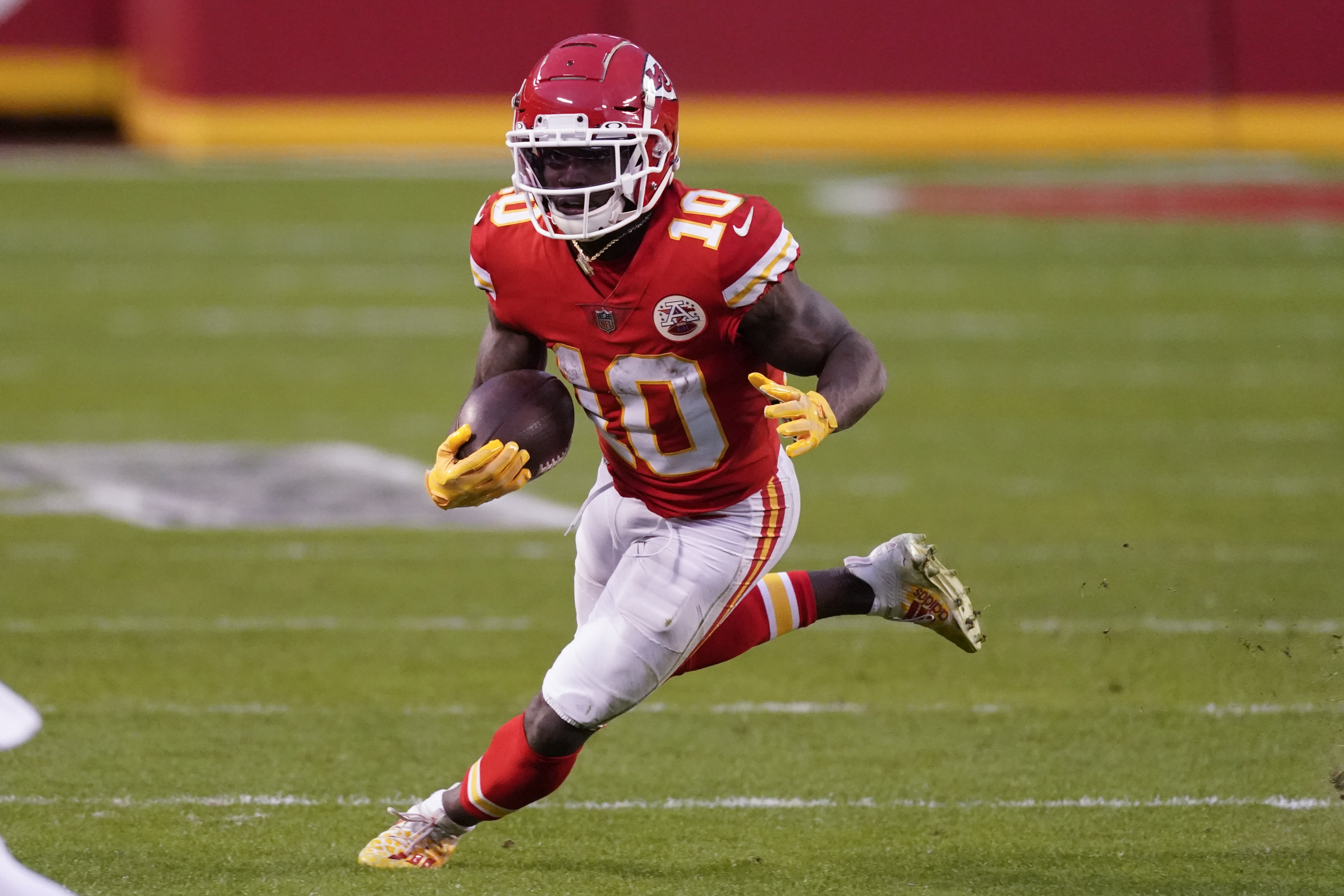 Tyreek Hill finishes last in Fastest Man race at Pro Bowl