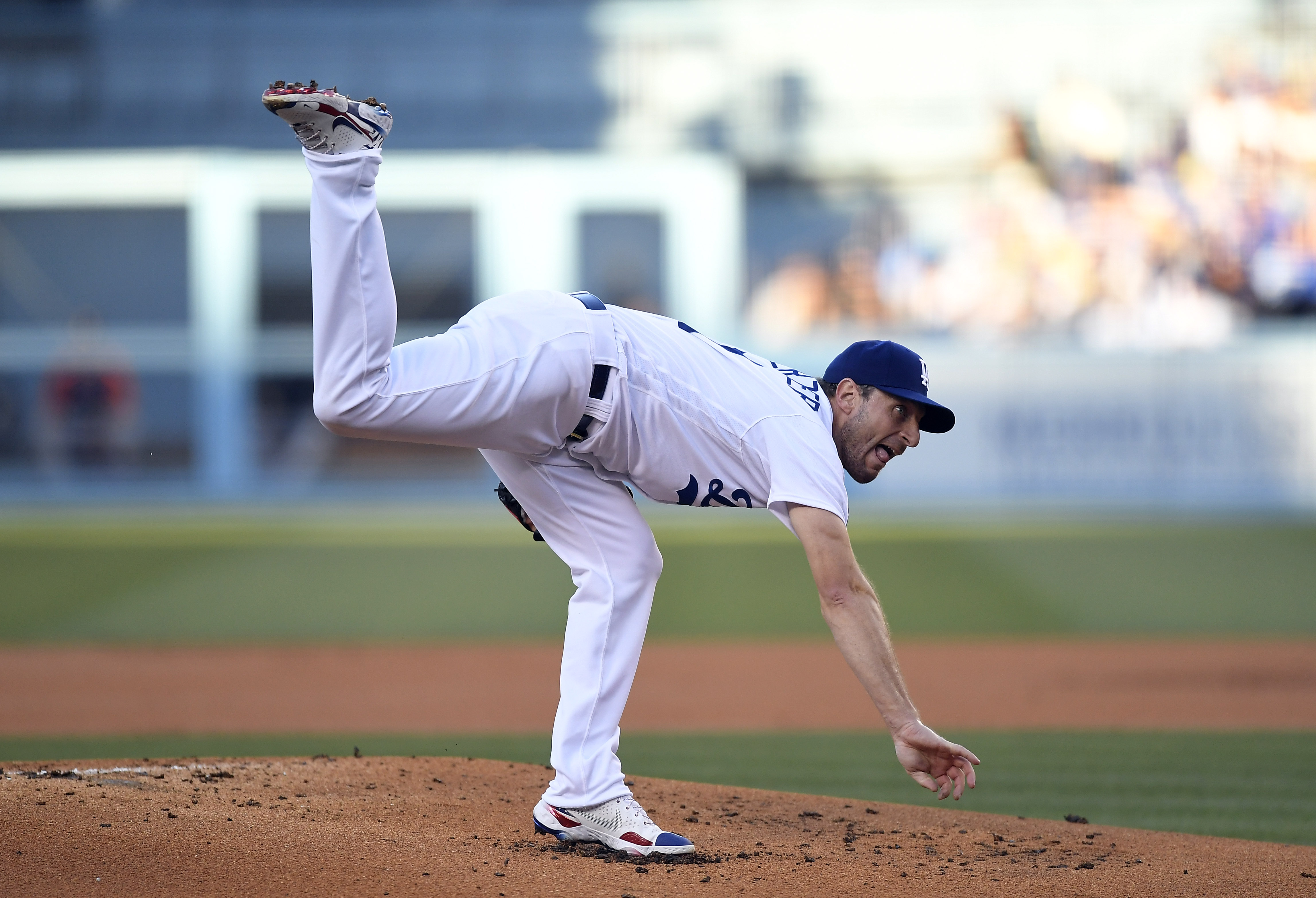 Max Scherzer's 10-strikeout Dodgers debut backed by four home runs