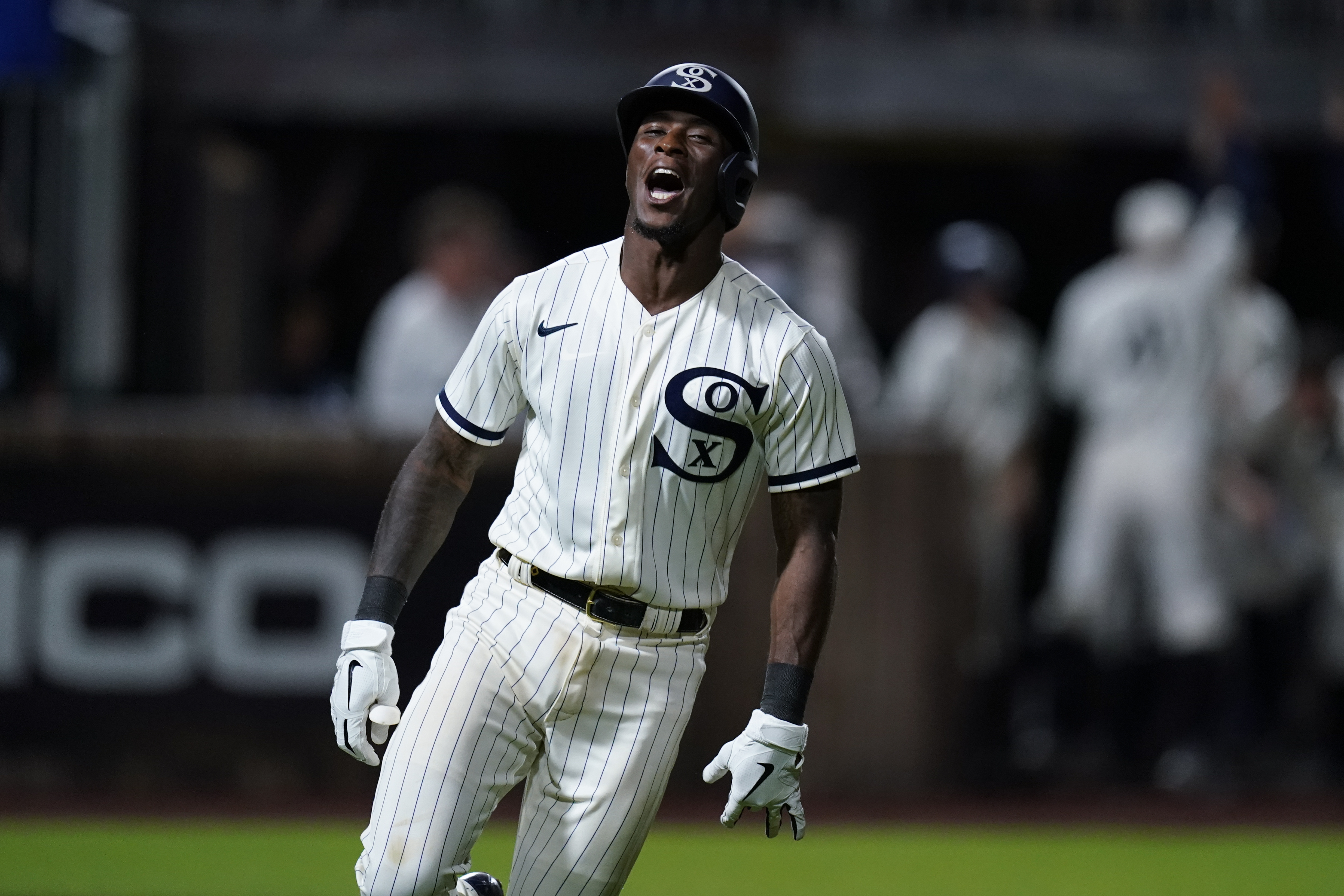 Tim Anderson hits first career walk-off home run
