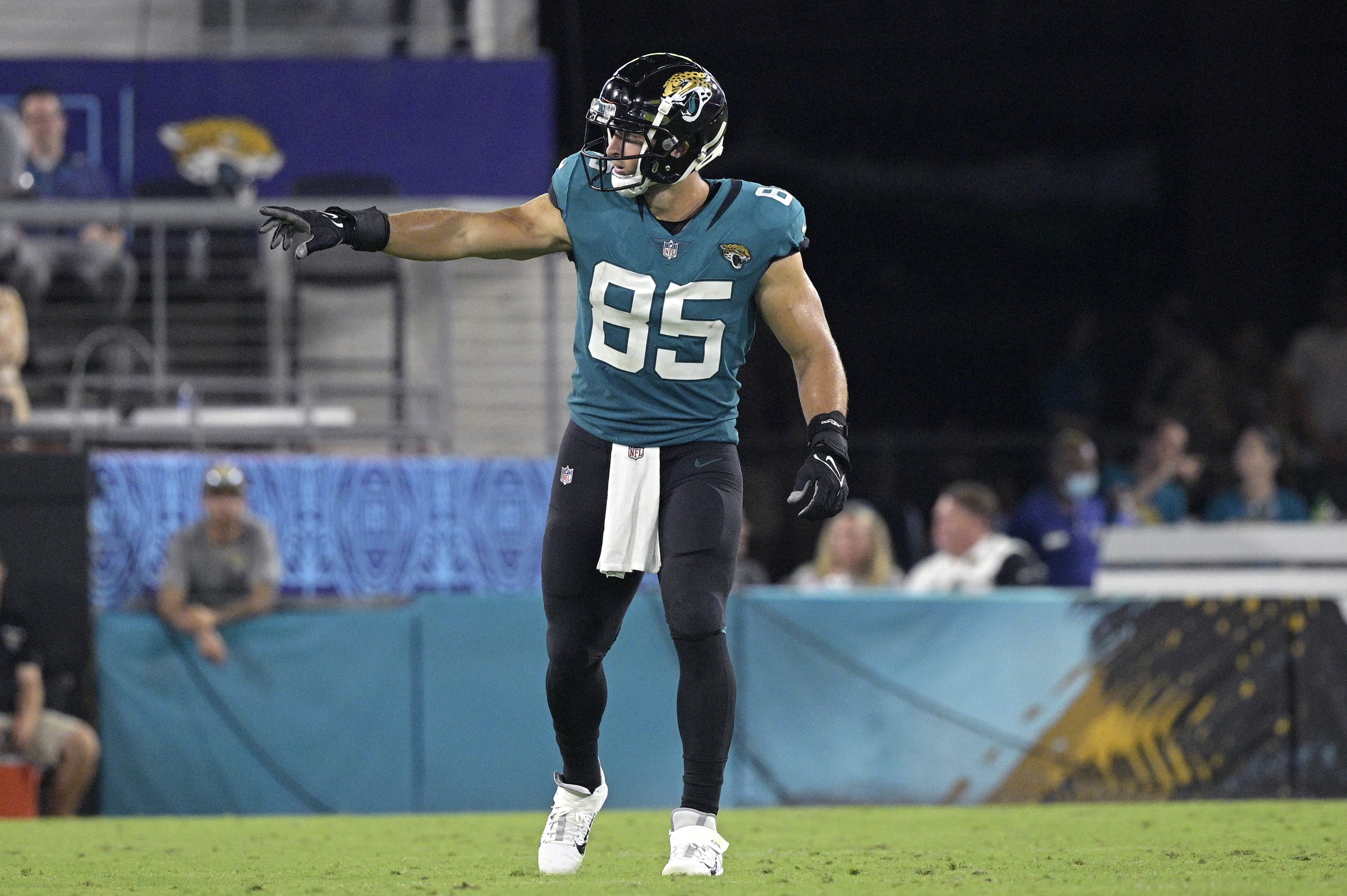 Jacksonville Jaguars release QB-turned-TE Tim Tebow