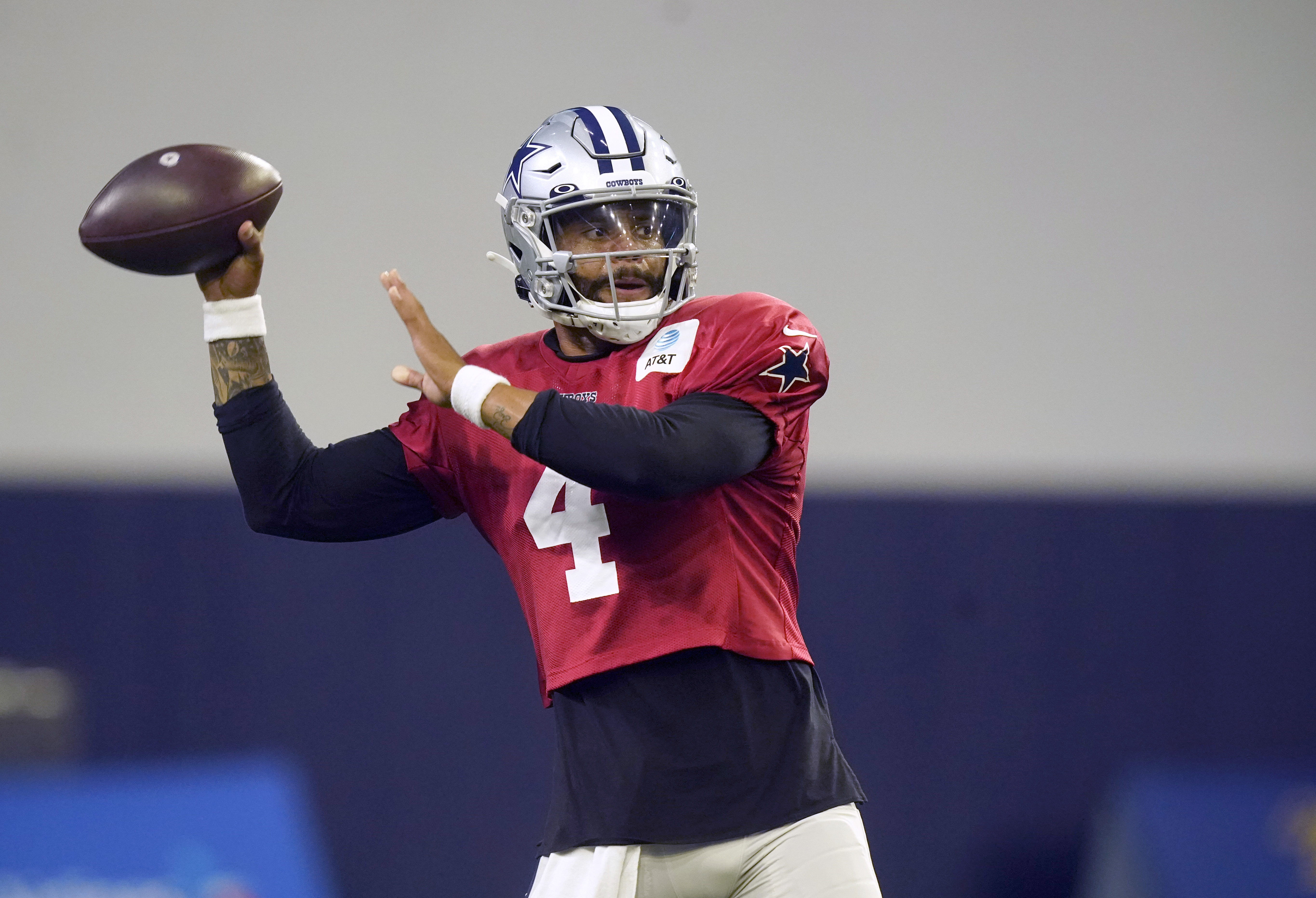 Dallas Cowboys quarterback Dak Prescott has a muscle strain in his right  shoulder and is day to day - Blogging The Boys