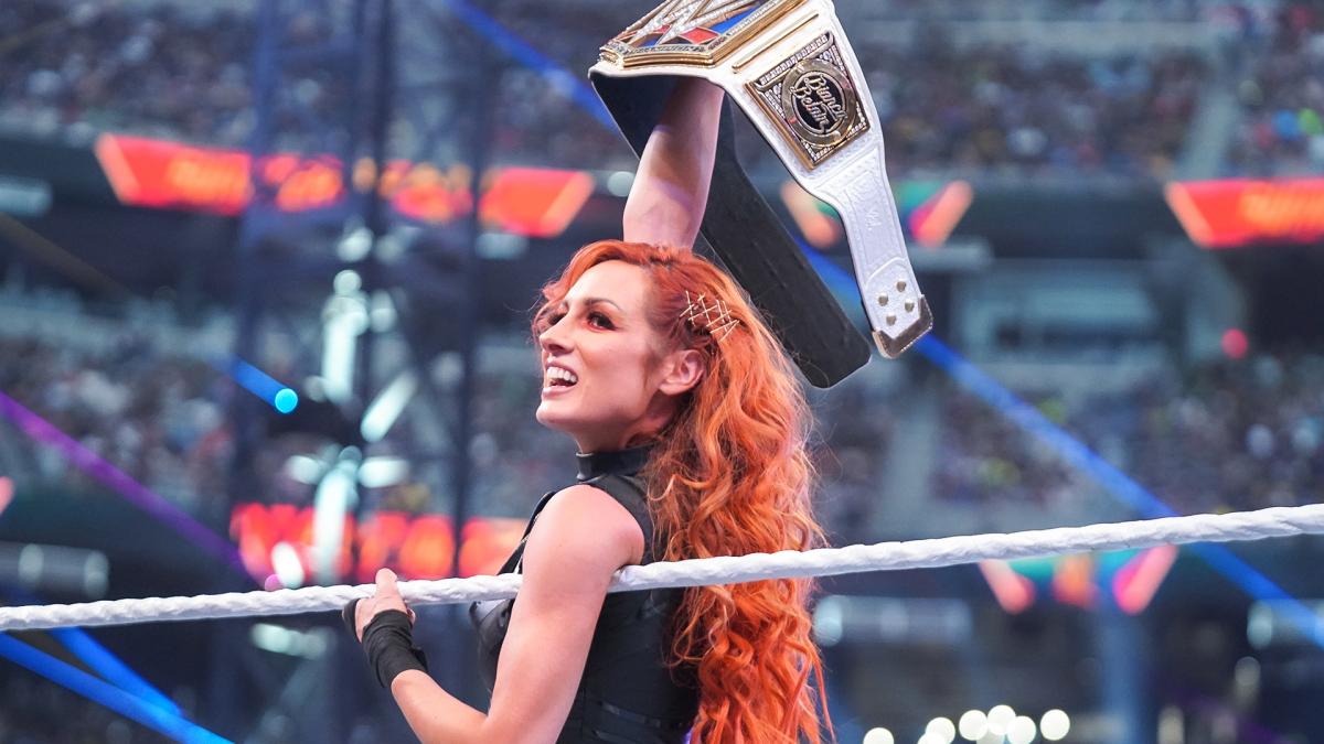 Becky Lynch, WWE champion, announces pregnancy and relinquishes title