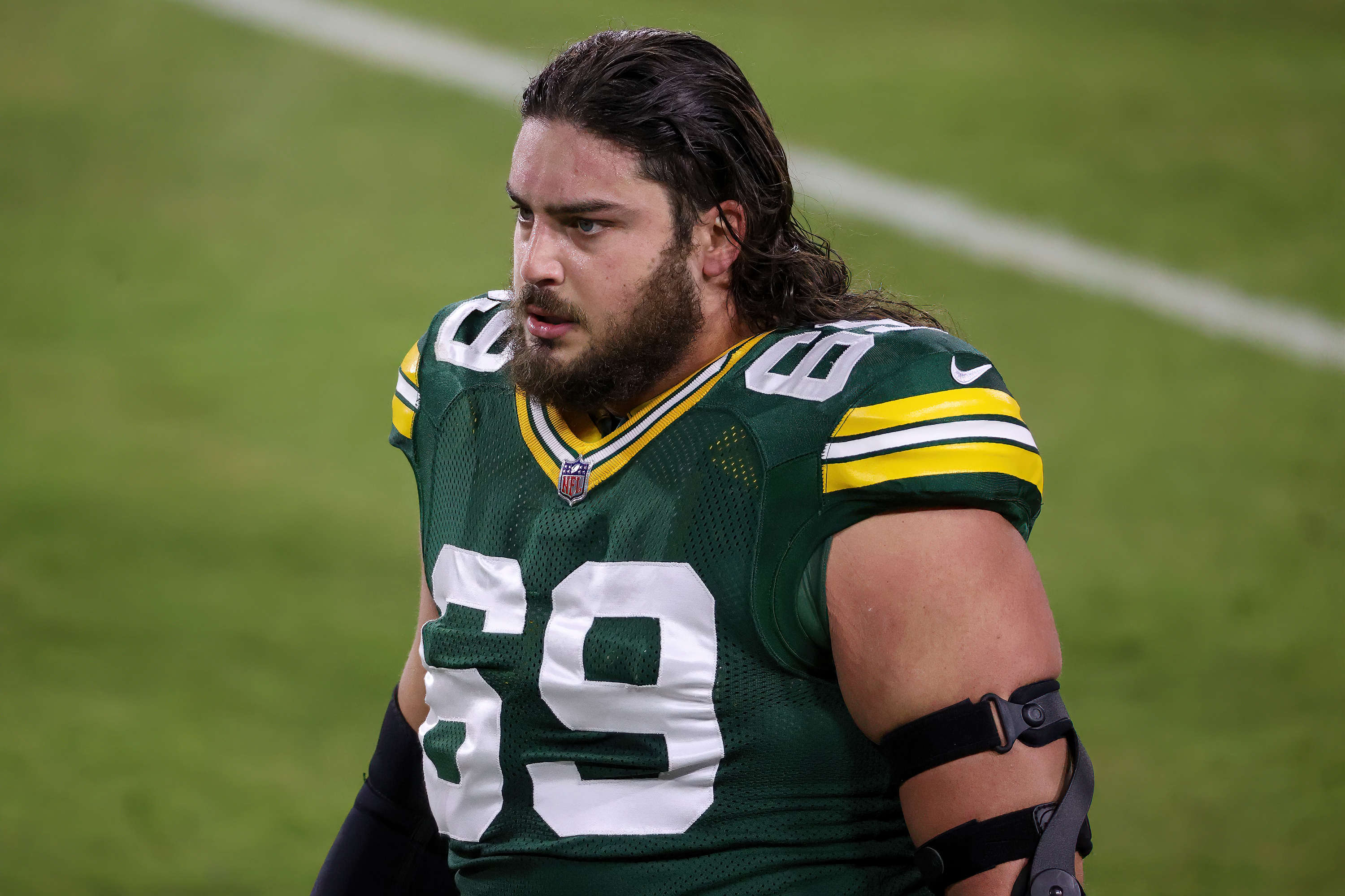 Packers place offensive tackle Bakhtiari on injured reserve