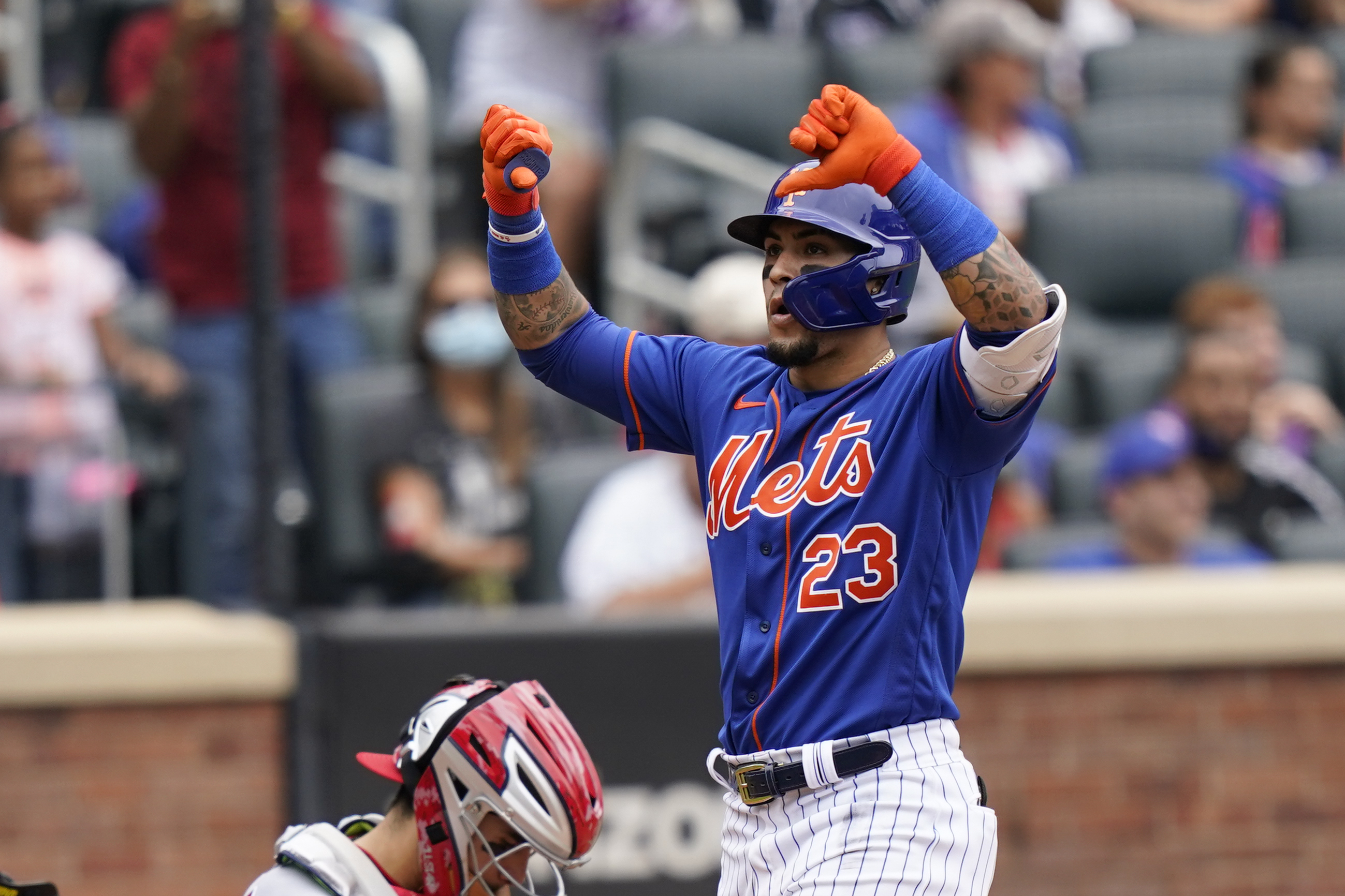 Mets' Francisco Lindor and Javier Báez apologize for giving crowd  thumbs-down gesture