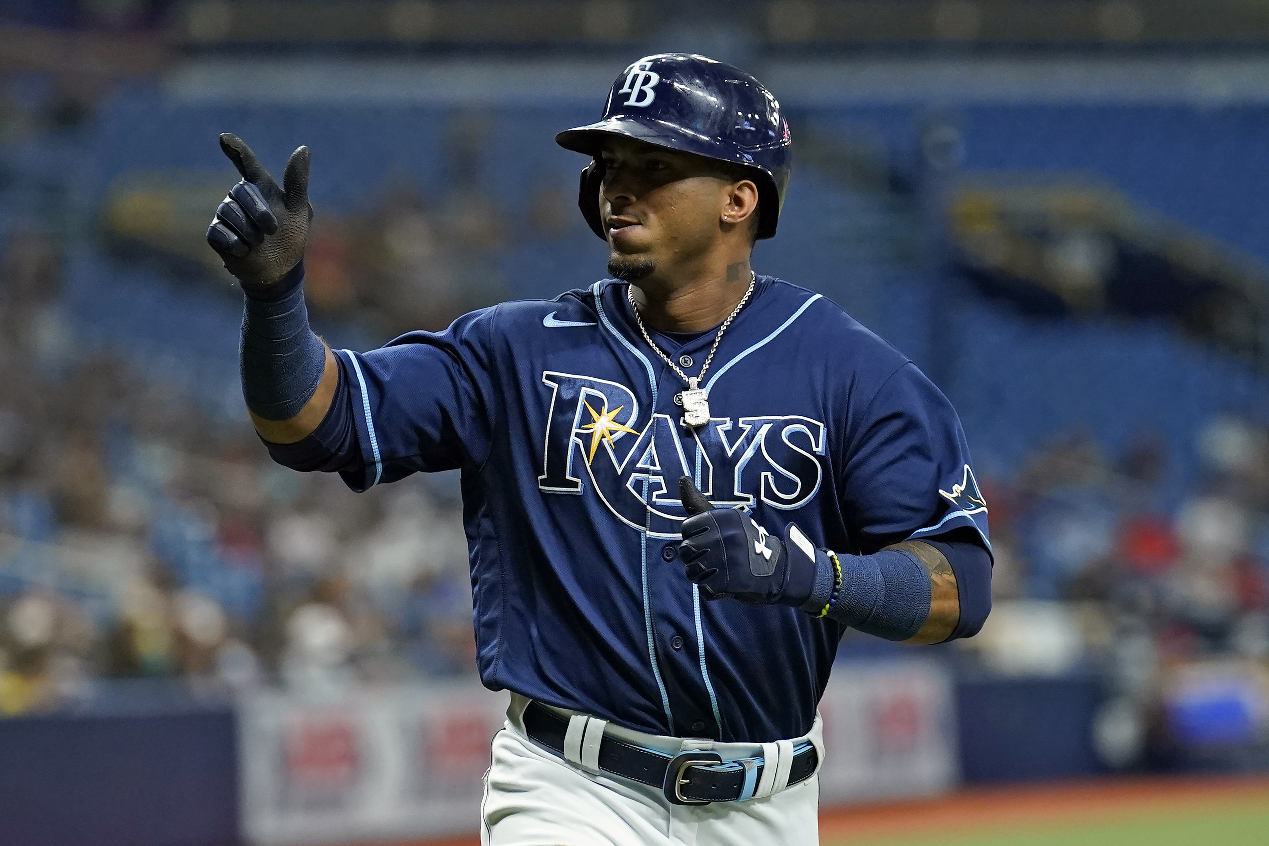 Rays SS Wander Franco enters Catch of the Year race with