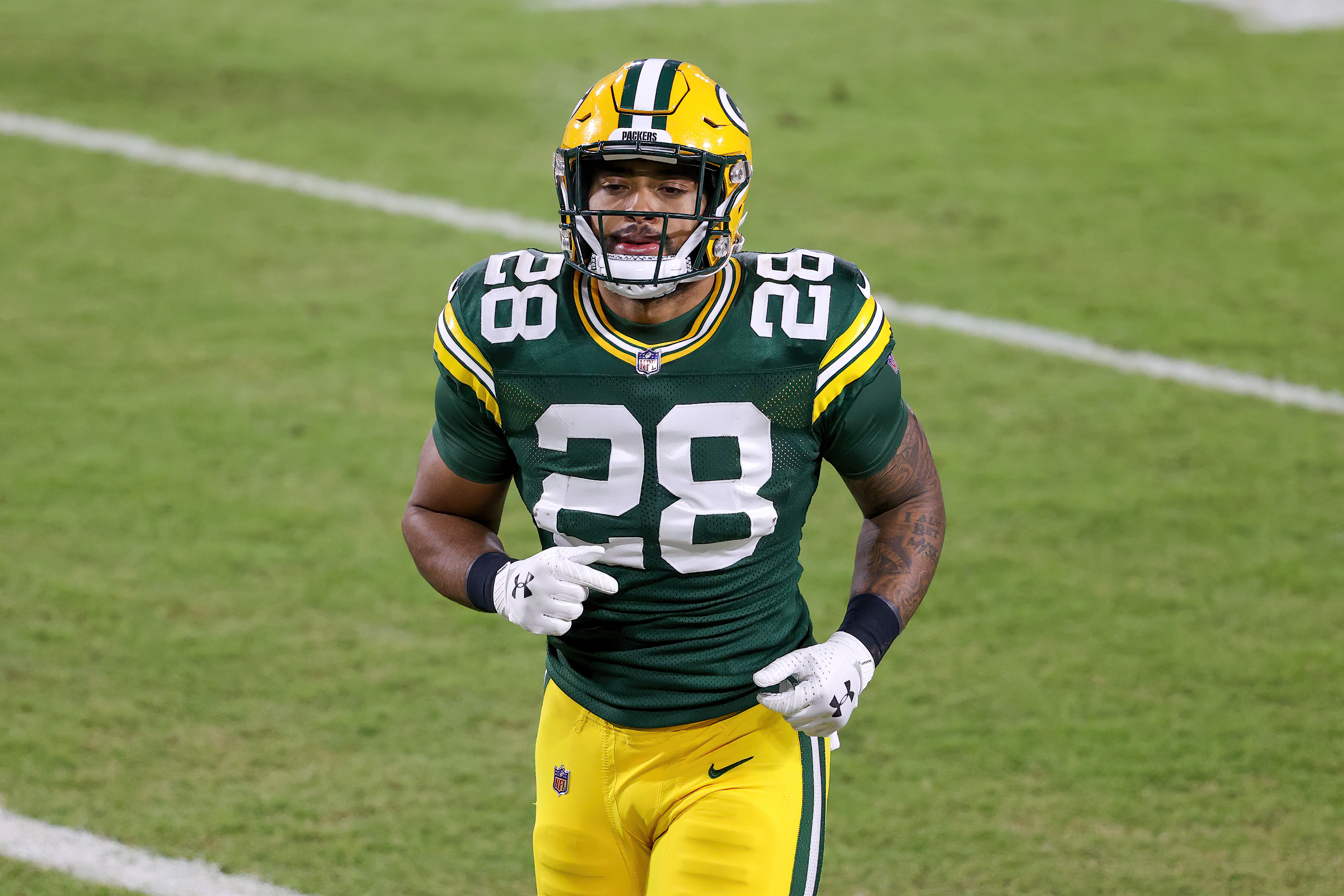 Packers running back AJ Dillon, wife Gabrielle expecting first child