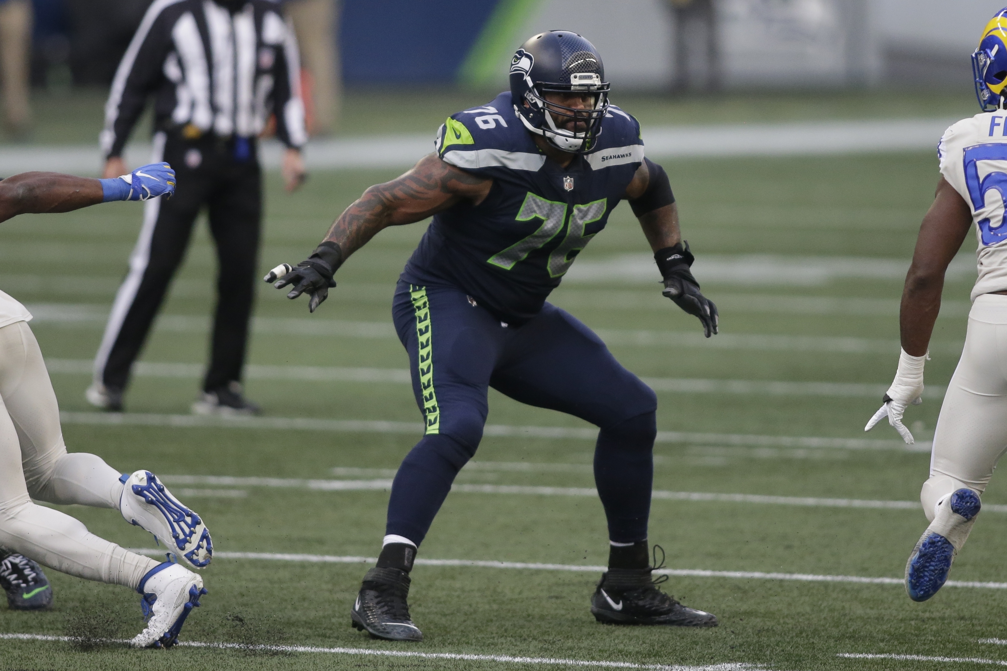 Seahawks trade for Houston left tackle Duane Brown