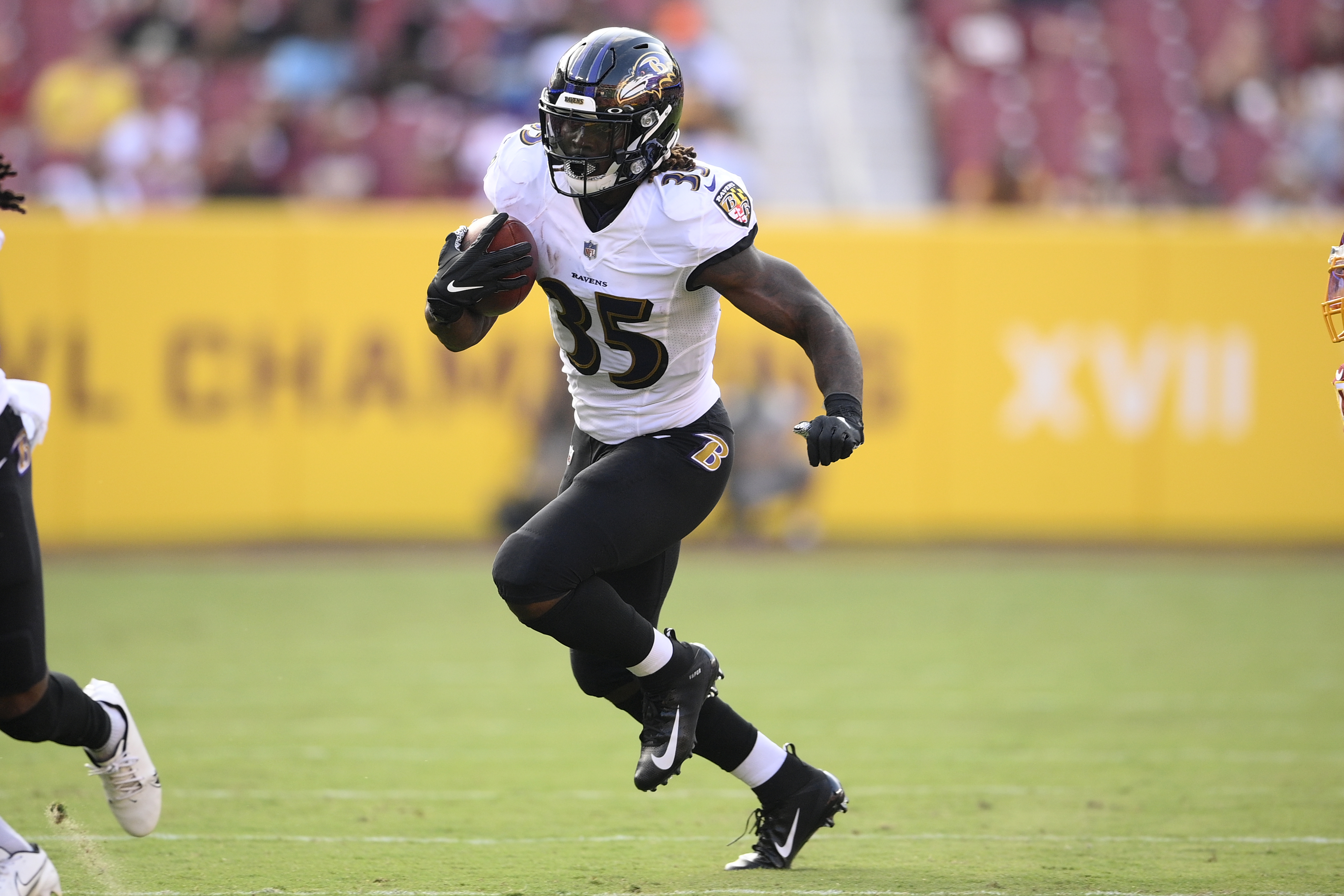 Ravens lose RB Gus Edwards, CB Marcus Peters to season-ending ACL injuries  