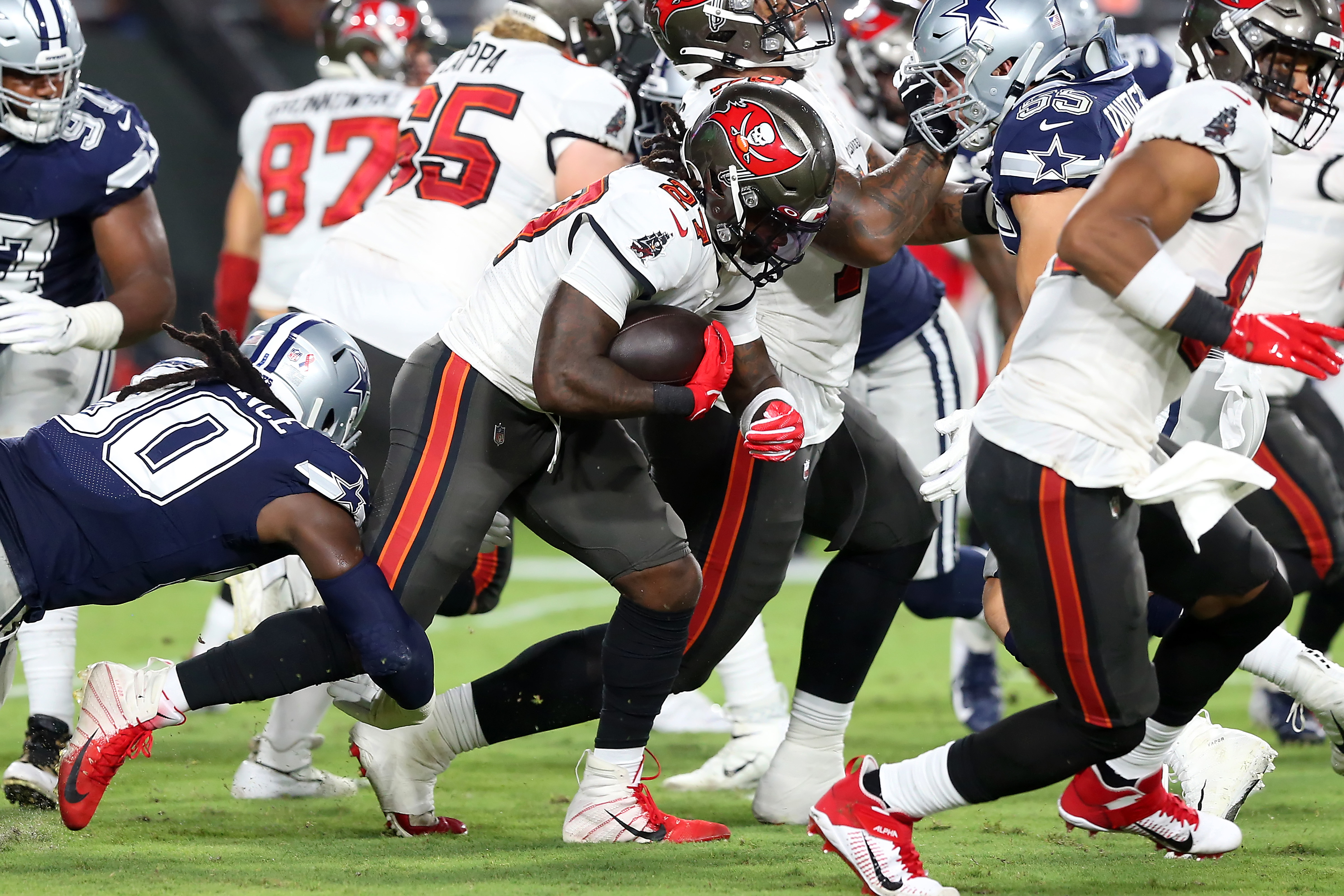 Tampa Bay Buccaneers: 4 bold predictions for Week 10 vs. Seahawks