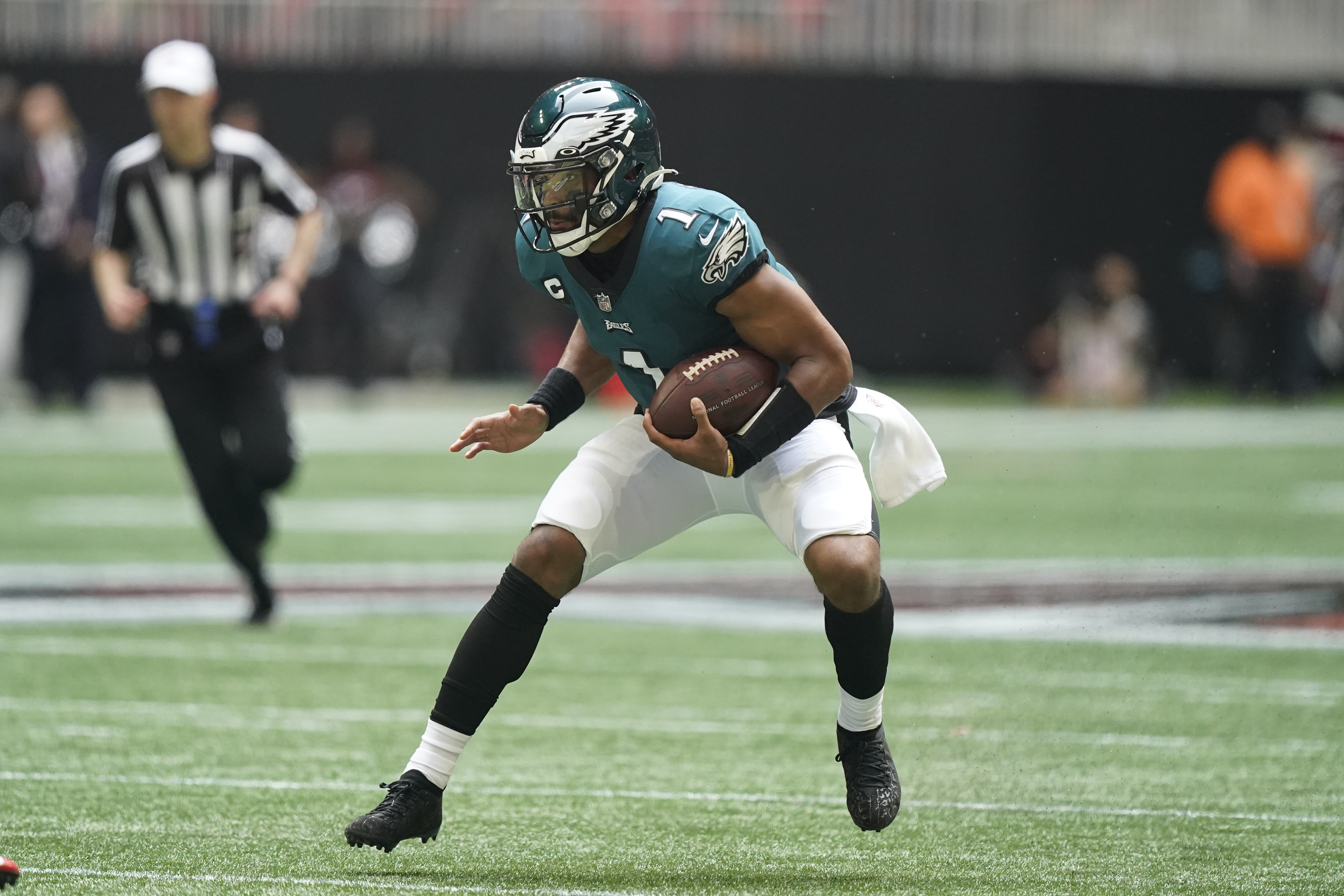 Eagles' Jalen Hurts Rises to No. 2 in NFL Jersey Sales After 500