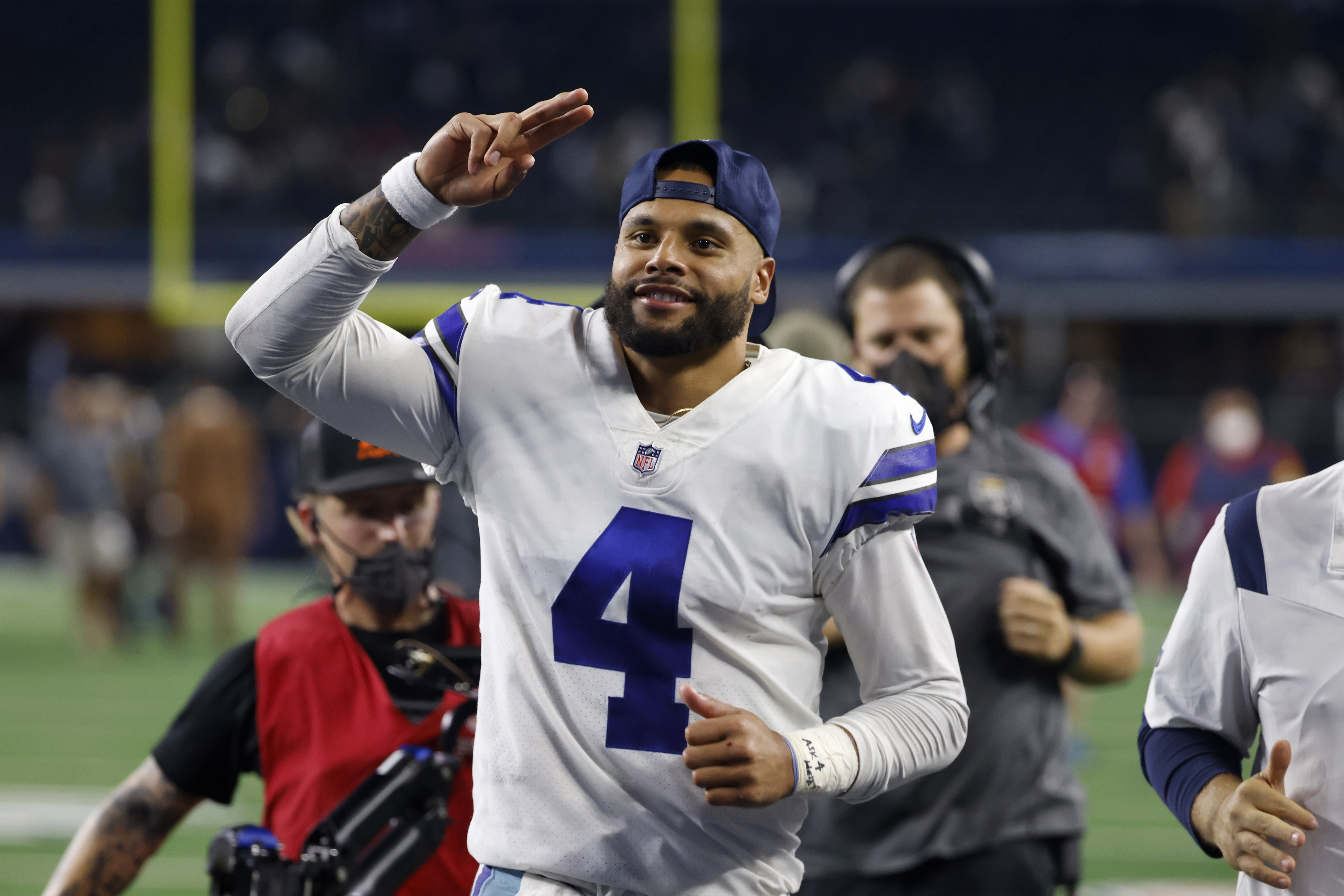 Dak Prescott After Cowboys' Win over Eagles: 'I’m Playing the Best I’ve Ever Played' thumbnail