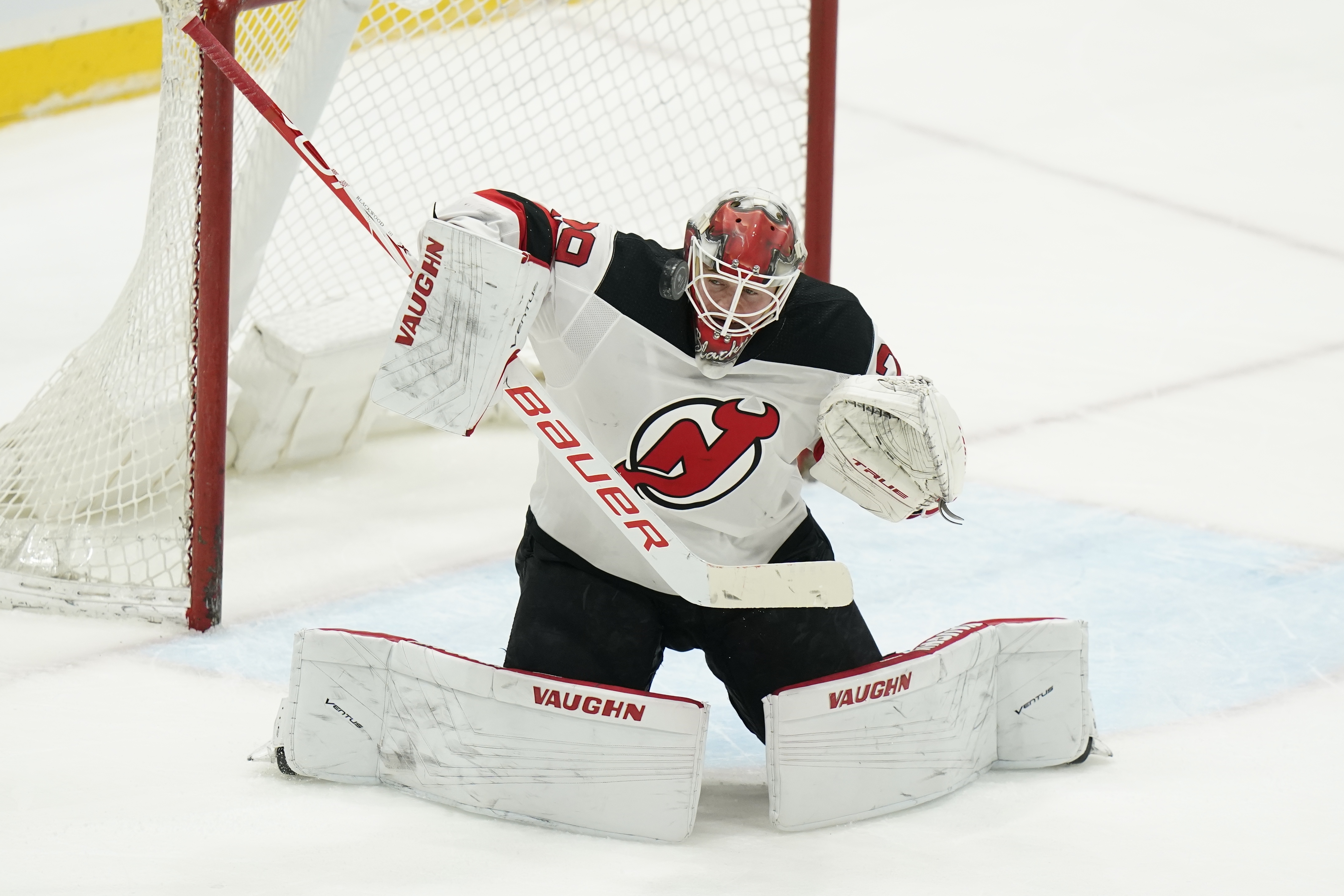 Report: Devils trade goalie Mackenzie Blackwood to Sharks