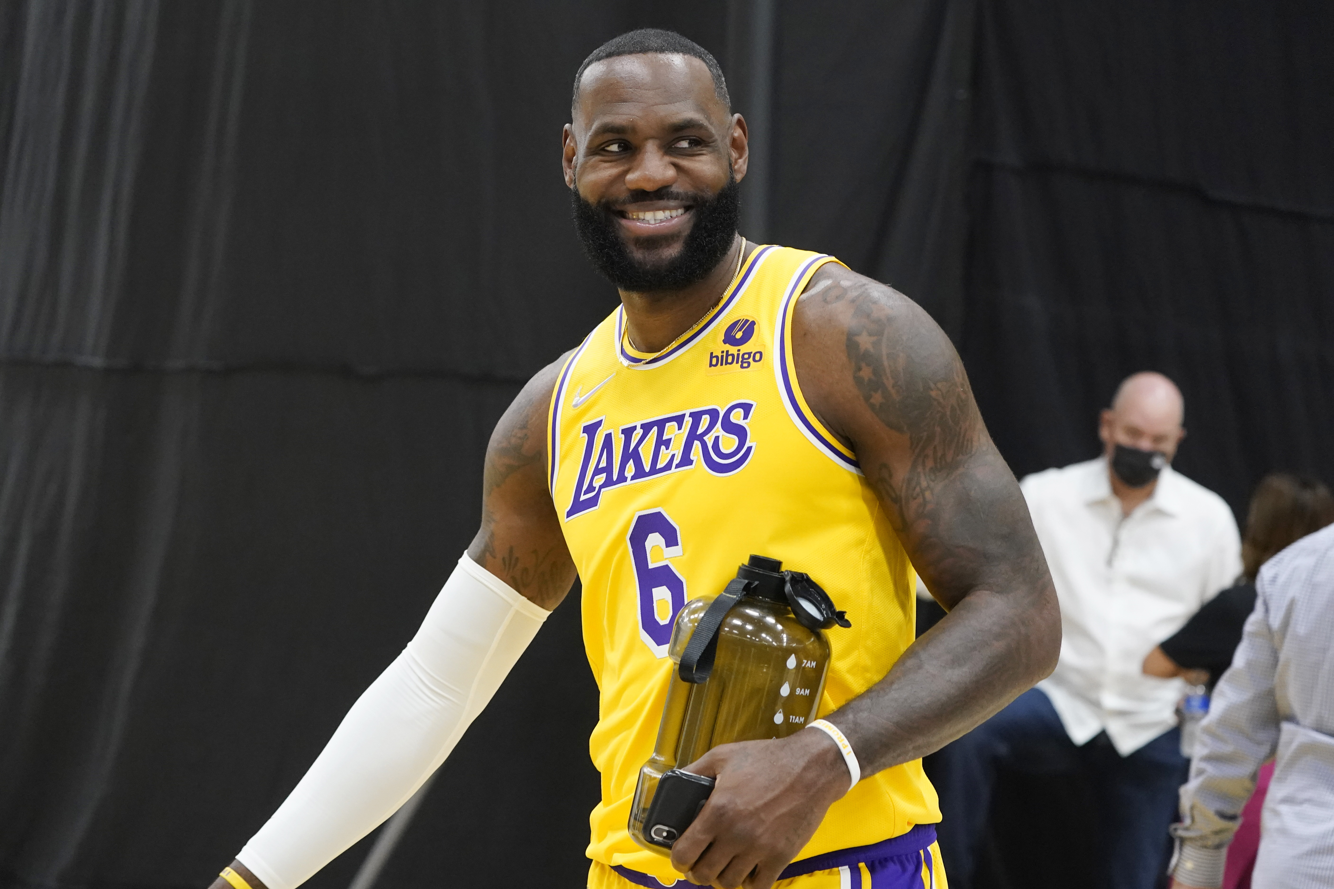 Best Photos and Videos From Lakers Media Day