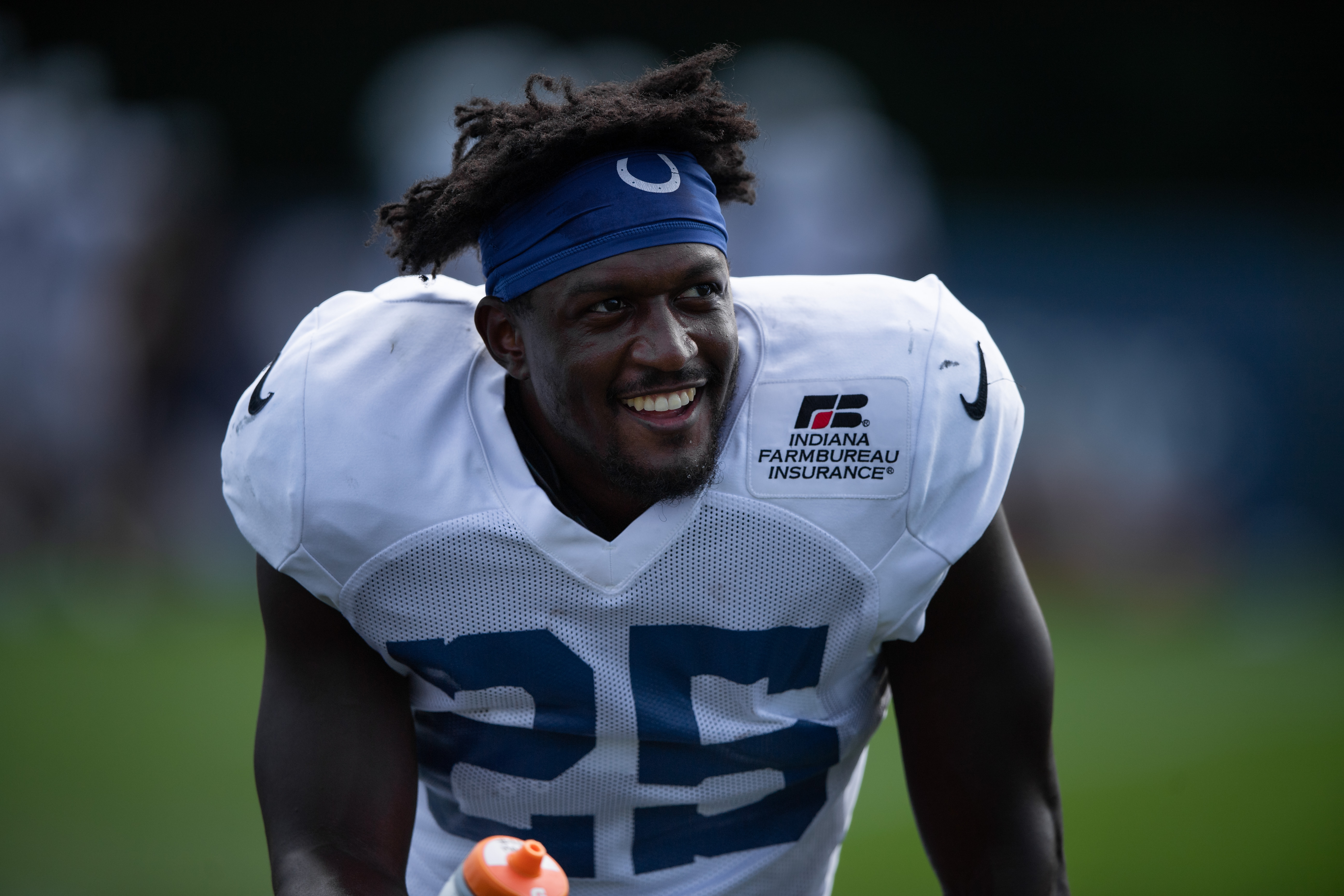 Houston Texans to sign veteran running back Marlon Mack, others to practice  squad, according to sources