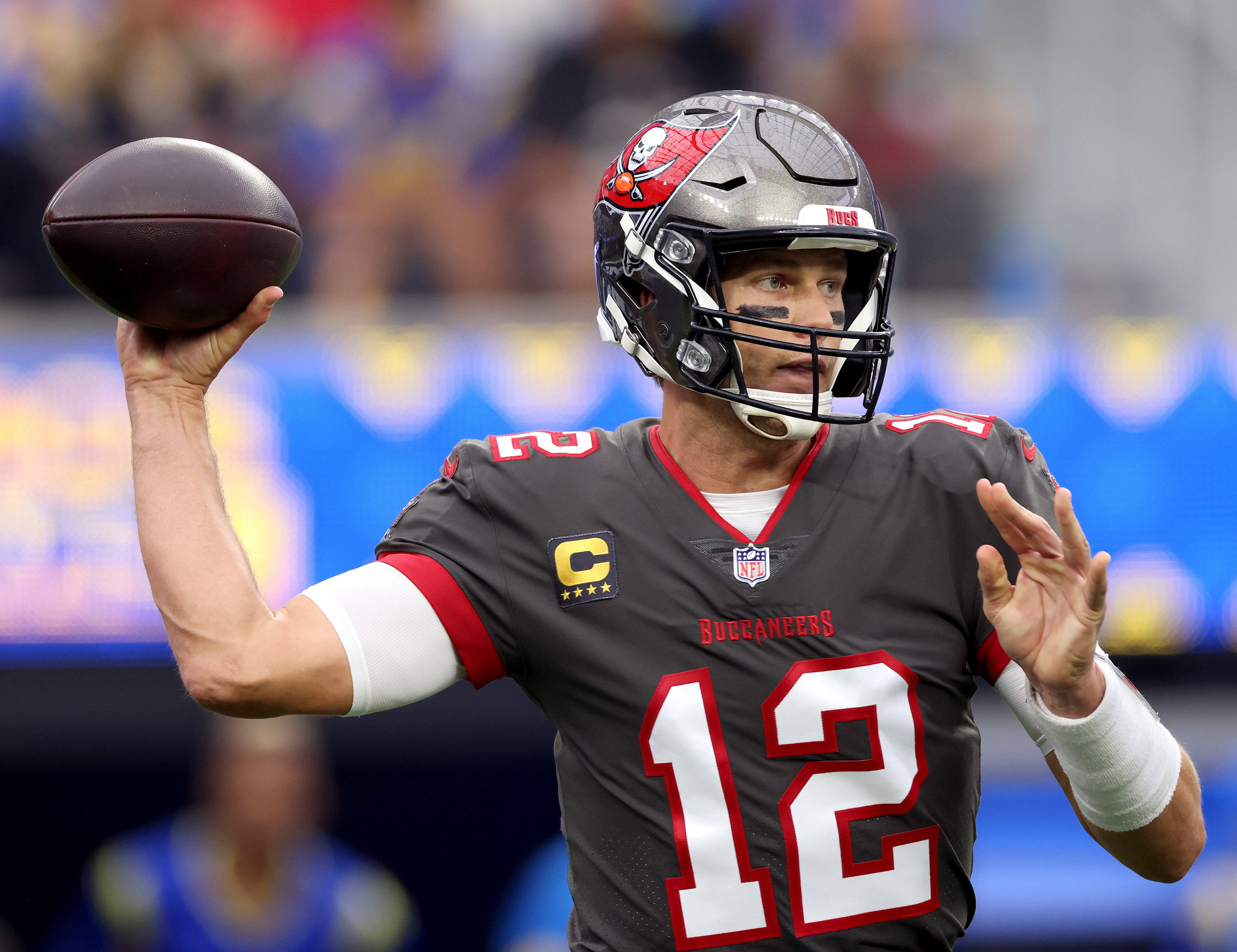 Tom Brady vs. Patriots: Buccaneers QB needs just 68 yards to