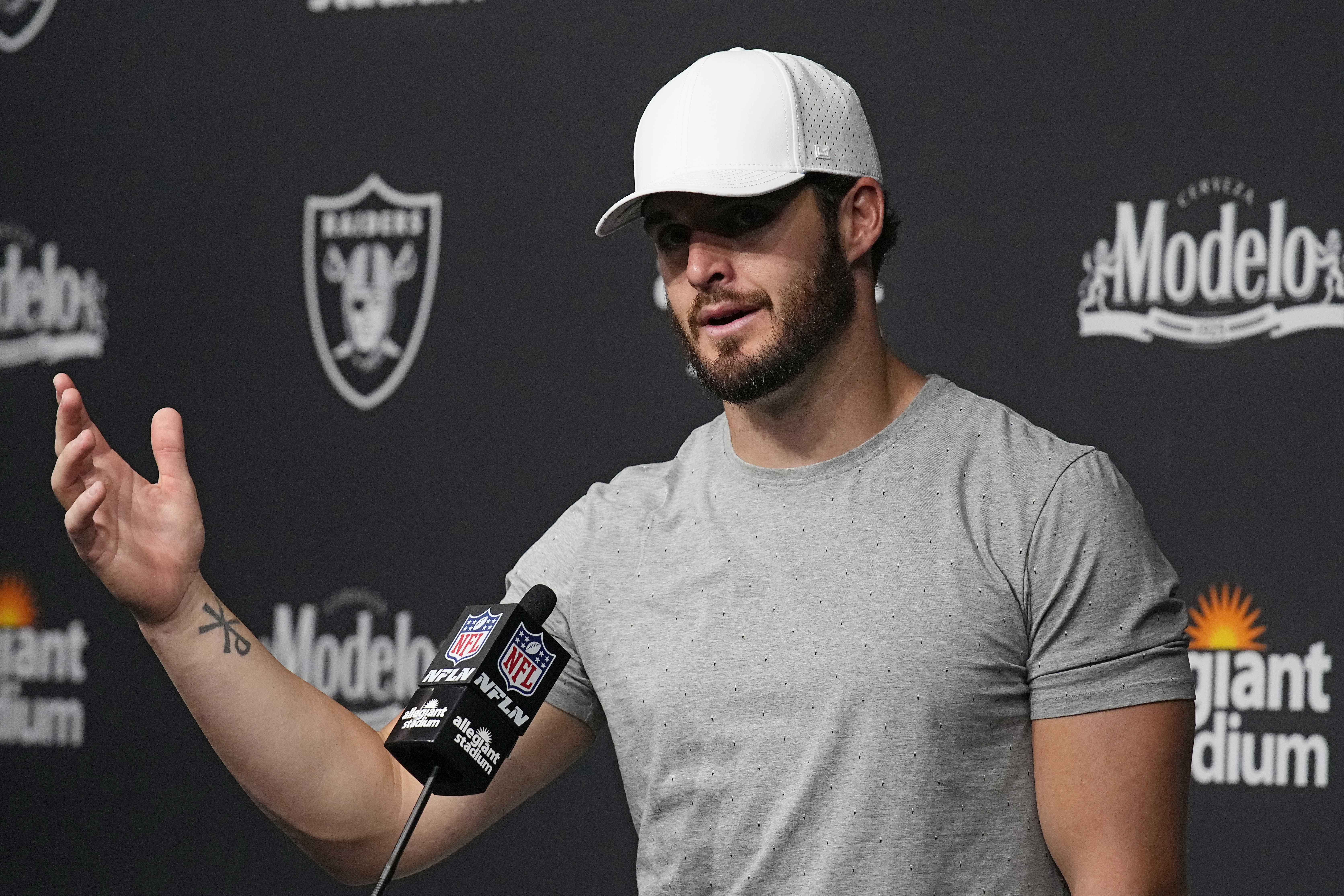 Raiders' Derek Carr Views Games at Chargers as Extra Home Contest: 'It's Just a ..