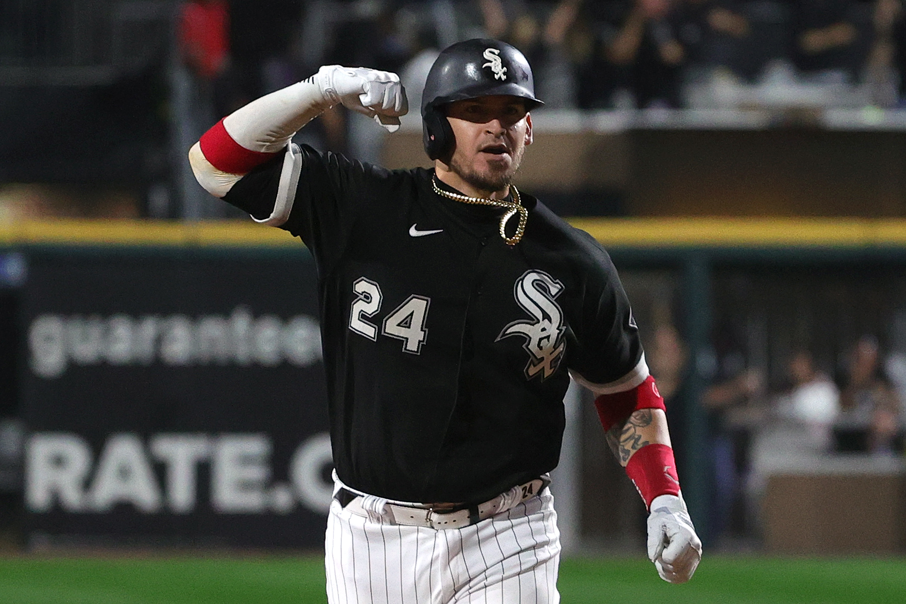 Yasmani Grandal, White Sox Win ALDS Game 3 vs. Astros 12-6 to Extend Series...