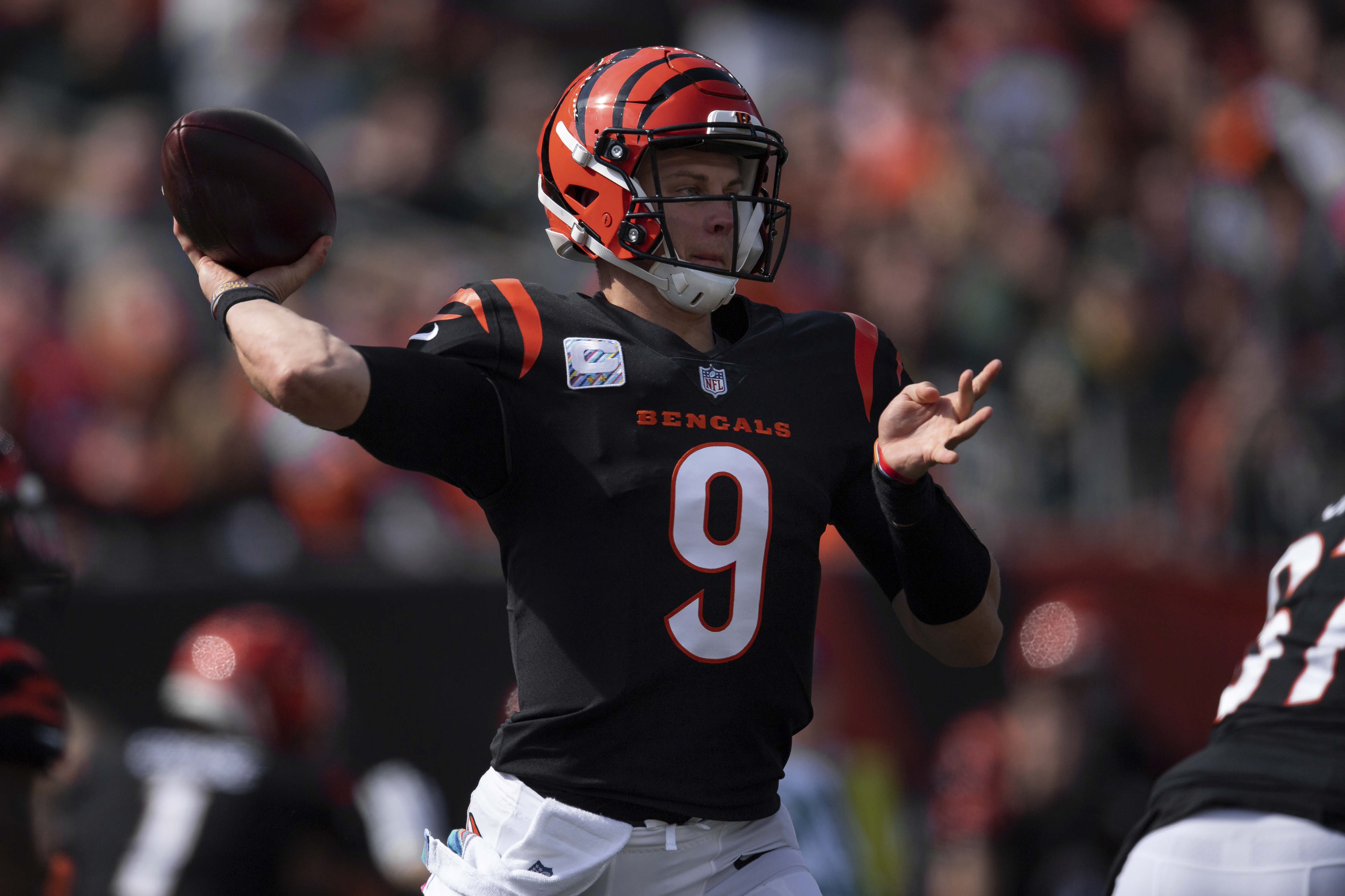 Joe Burrow injury: Bengals quarterback has possible throat contusion