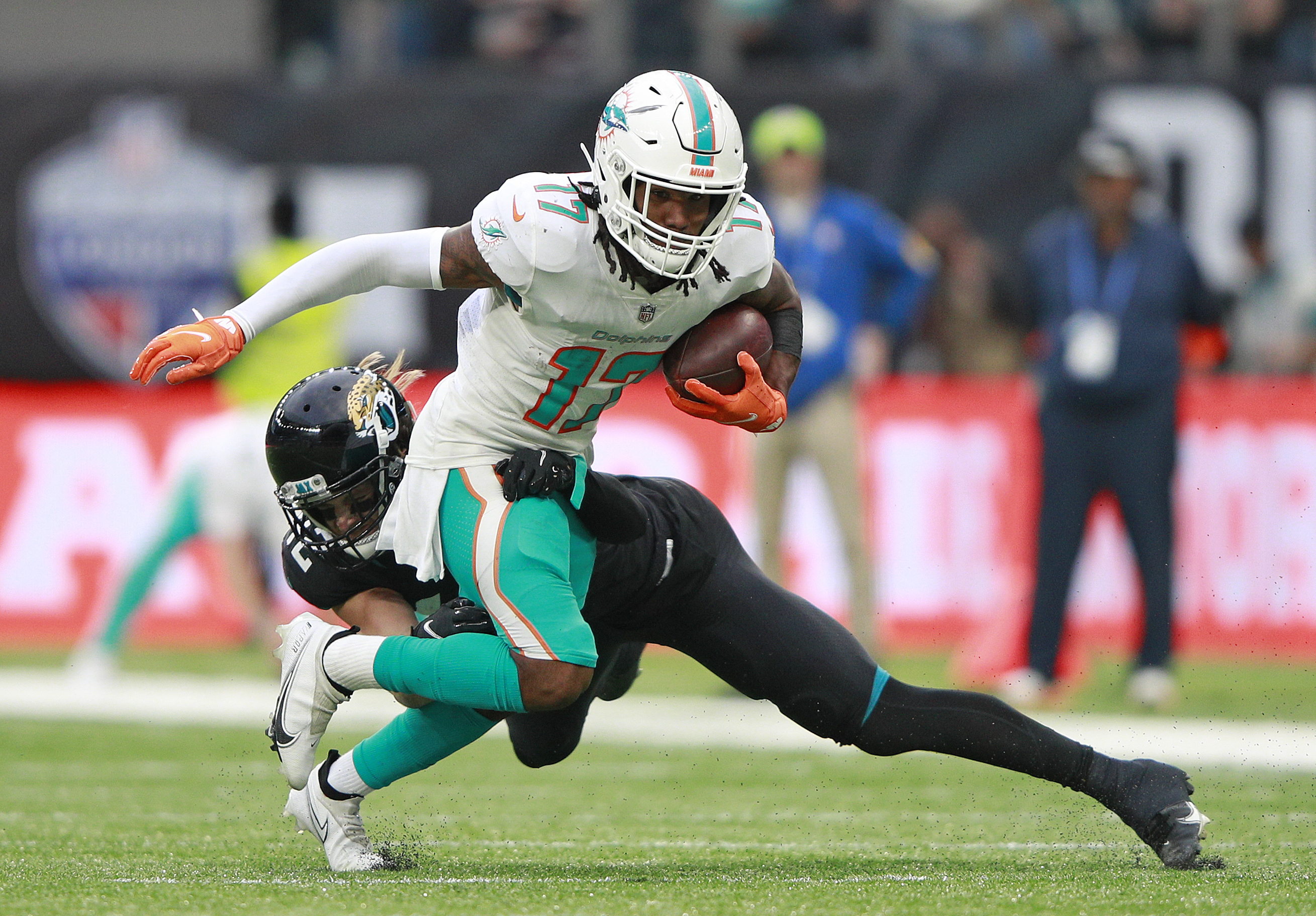 Report: Dolphins' Jaylen Waddle to be Placed on Reserve/COVID-19 List