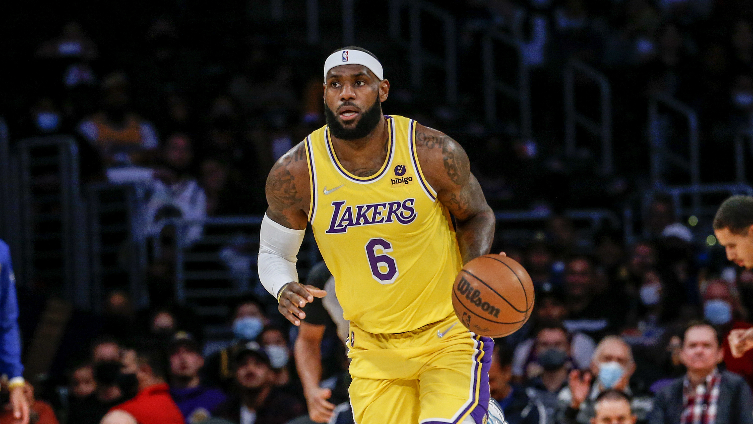 LeBron James: Lakers release first pic of the King in purple-and-gold, Other, Sport