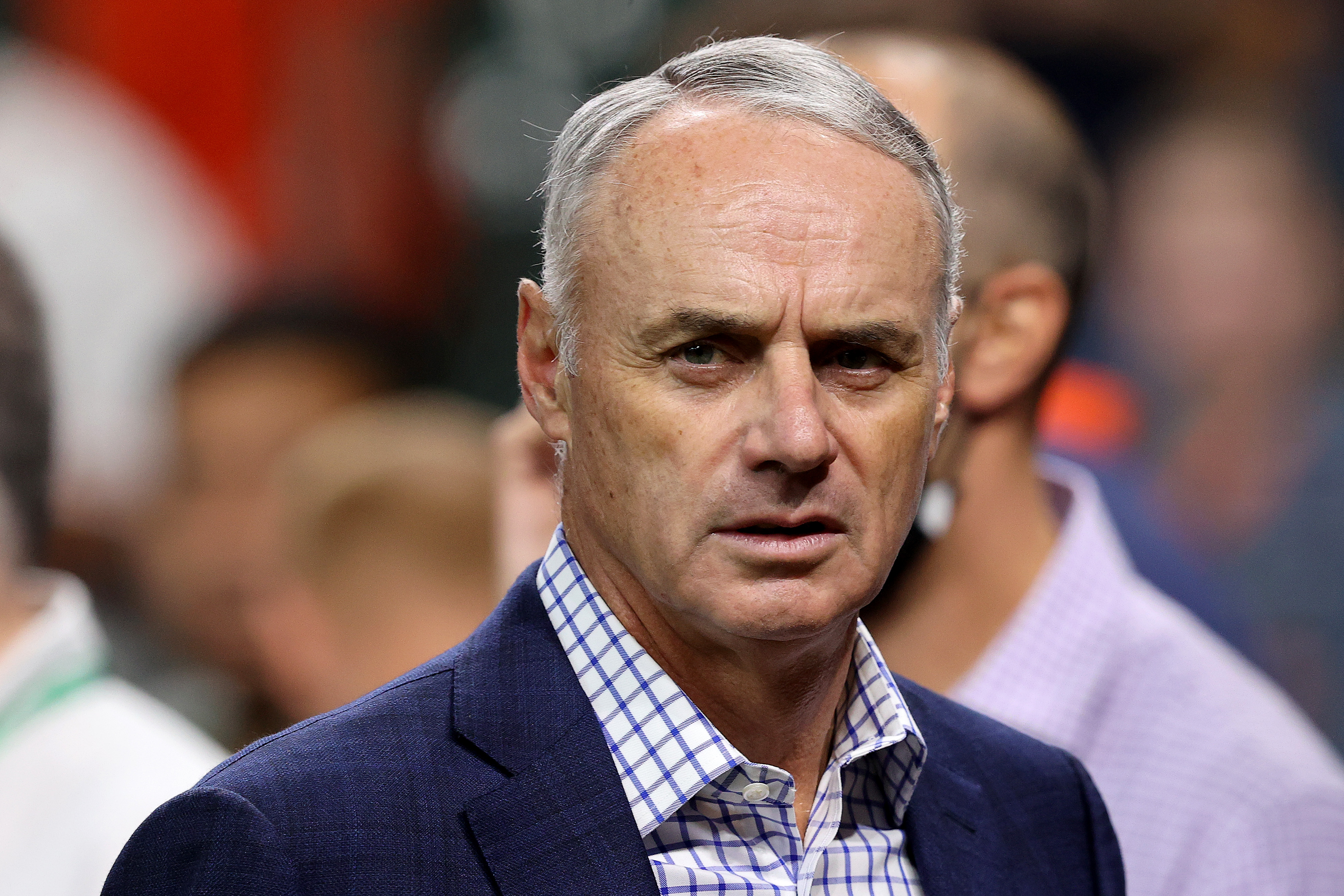 With Manfred's support, Braves bring chop to World Series