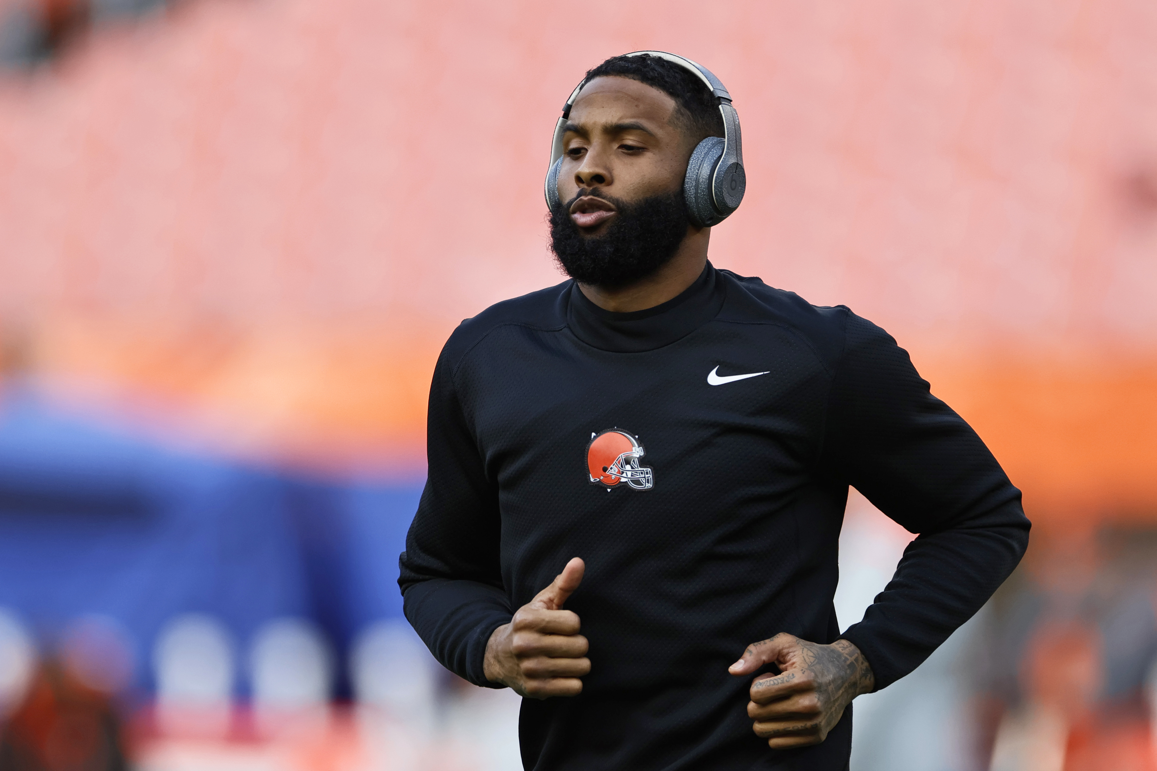 Cleveland Browns wide receiver Odell Beckham Jr. warms-up before an NFL football game against the Pittsburgh Steelers, Sunday, Oct. 31, 2021, in Cleveland. (AP Photo/Ron Schwane)
