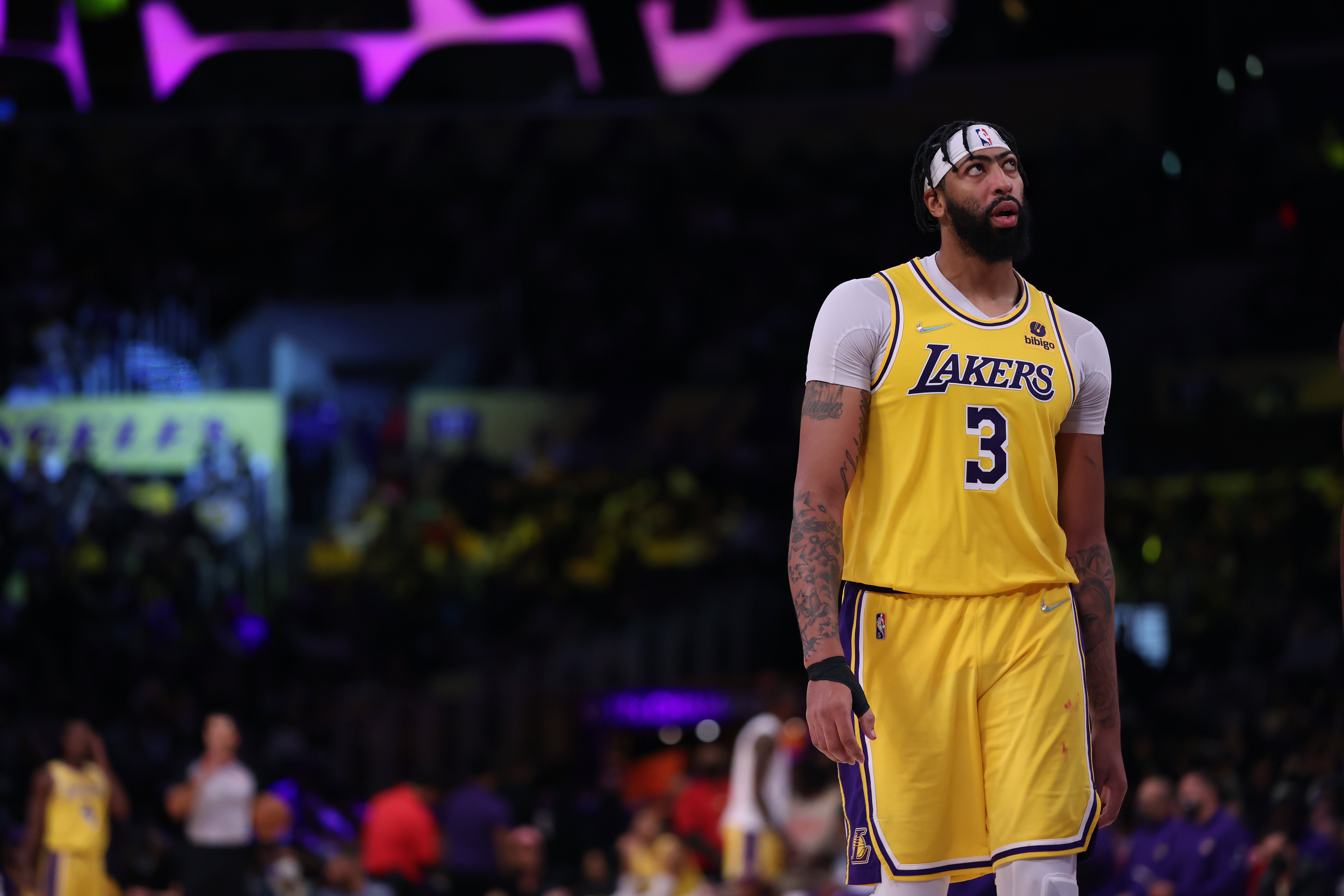 Lakers' Anthony Davis Ruled out vs. Thunder with Knee Injury