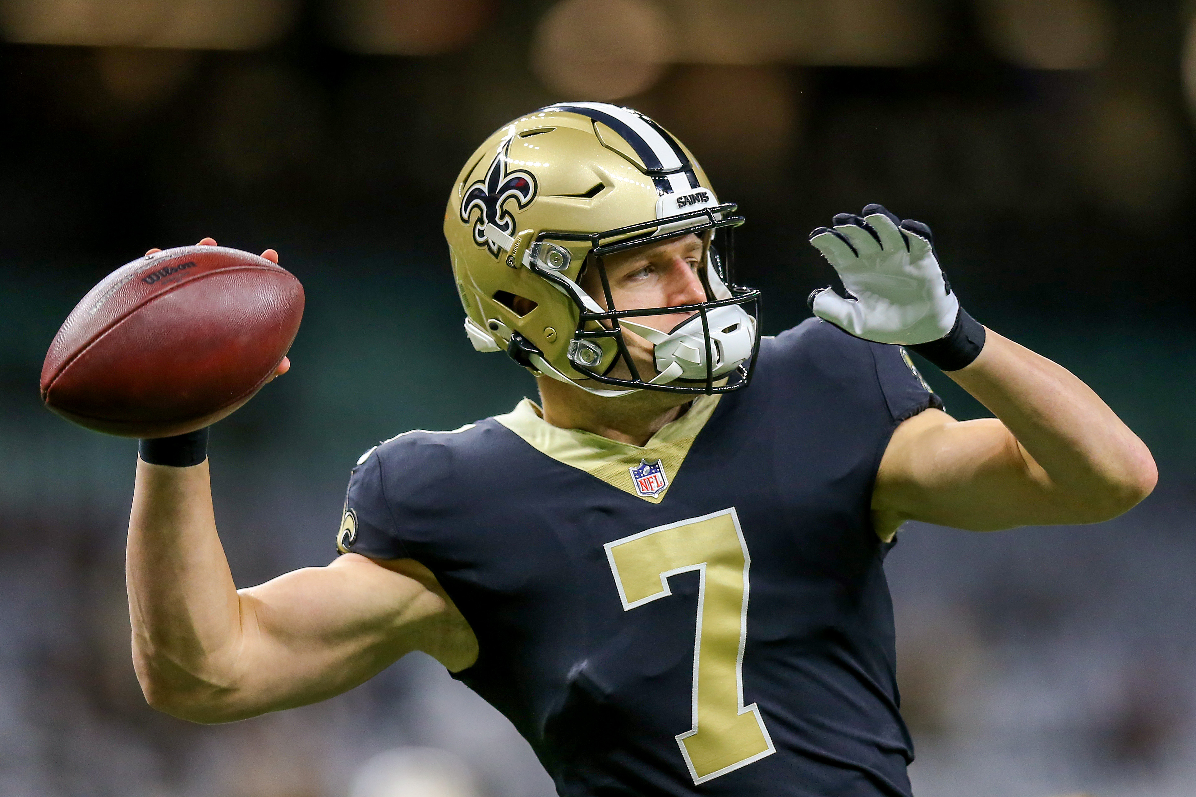 Report: Saints Taysom Hill May Need Surgery on Finger Injury After Tearing Tendo..