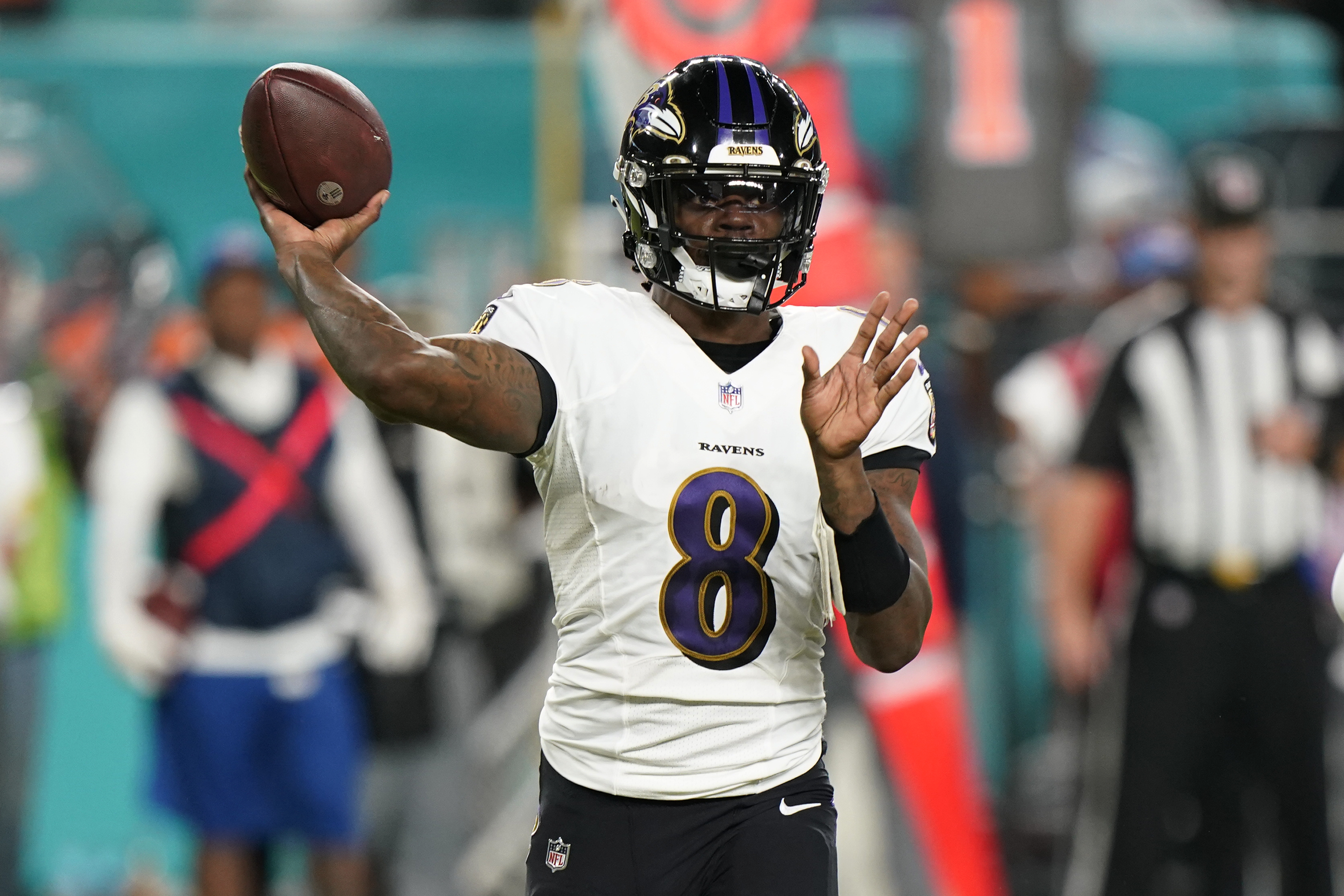 NFL world reacts to Lamar Jackson, Miami Dolphins news